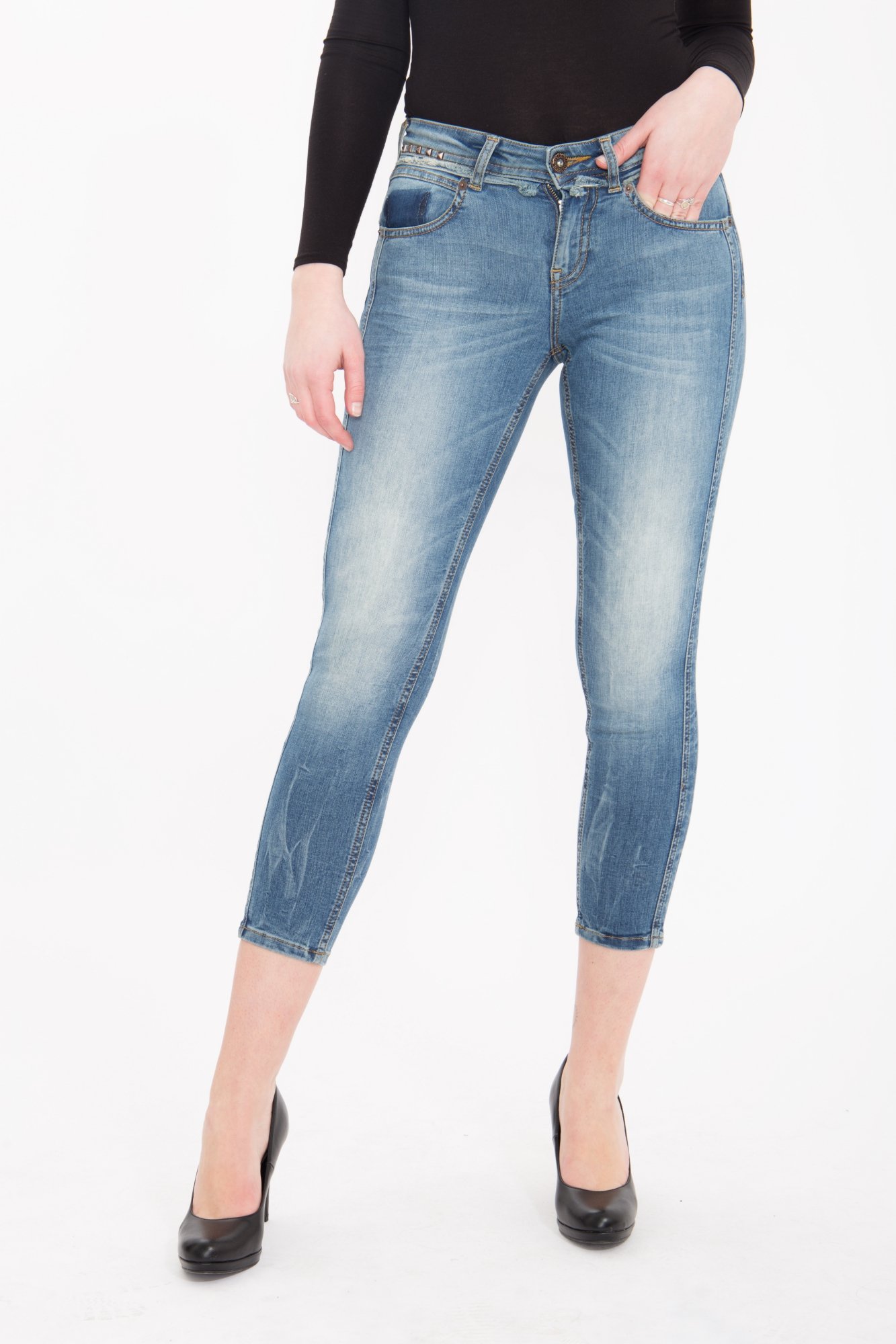 Amor, Truth & Trust Damen ATT JEANS - Capri Jeans mit Nieten Details, Slim Fit Belinda mittelblau