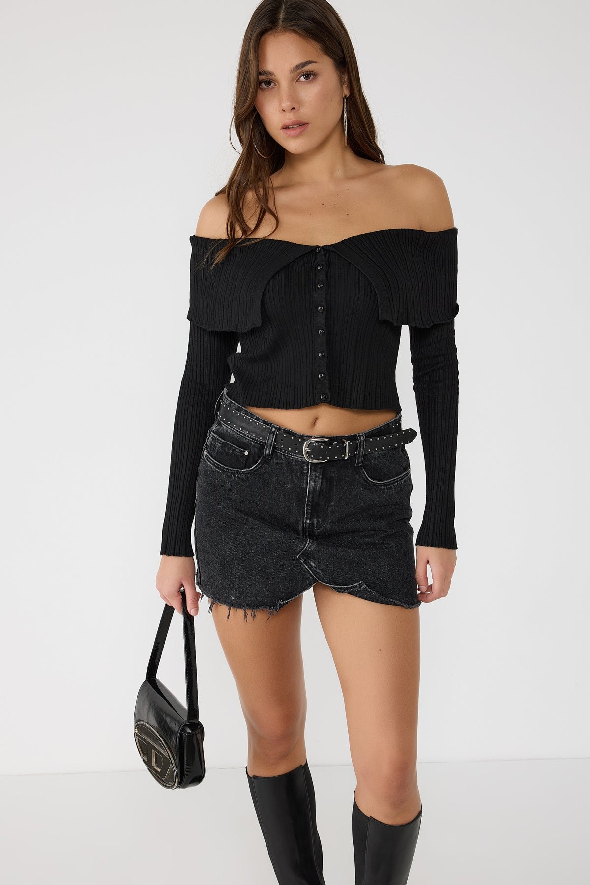 Offener Schulterknopf-Detail-Stricktop