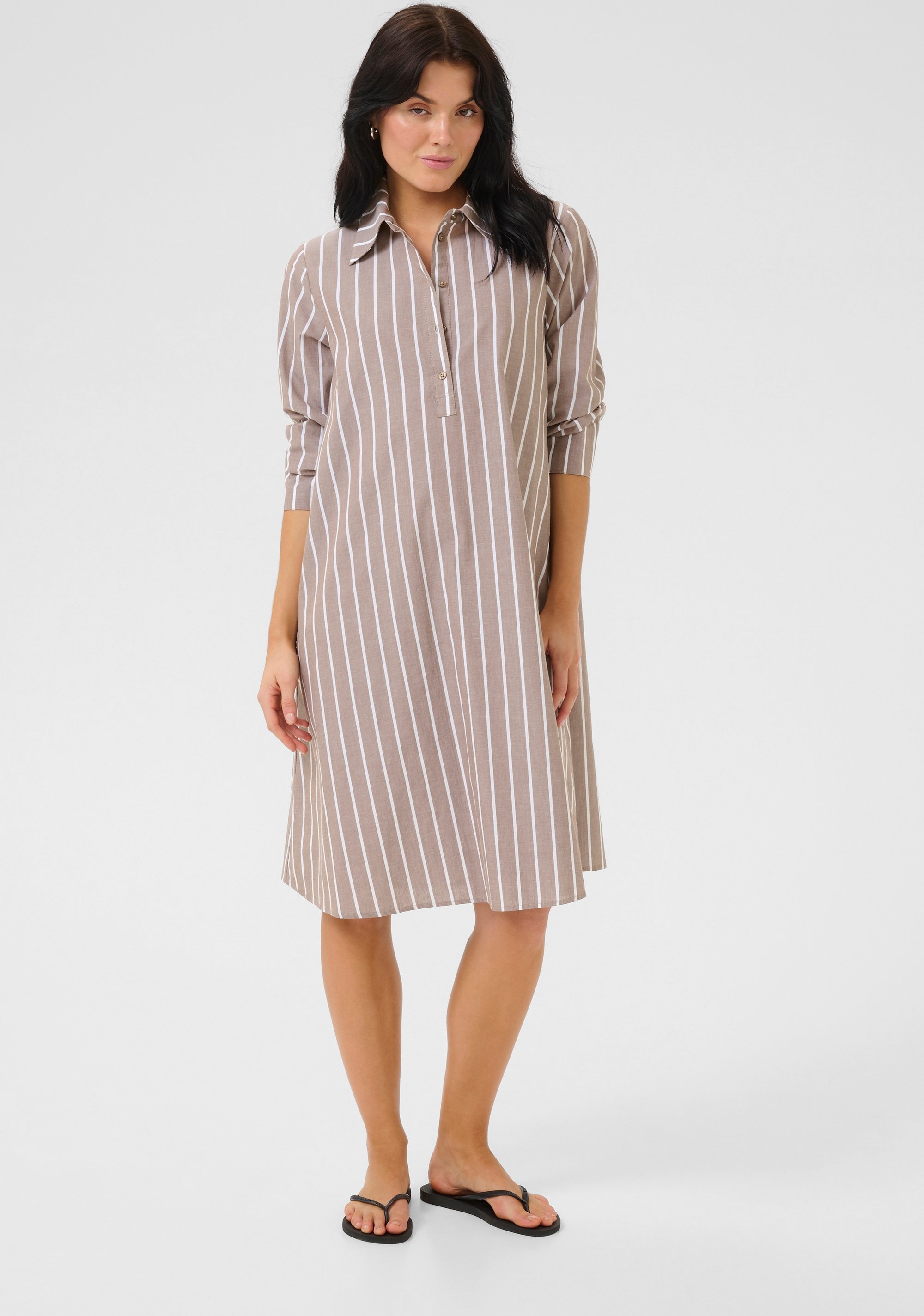 Kleid Relaxed fit beige
