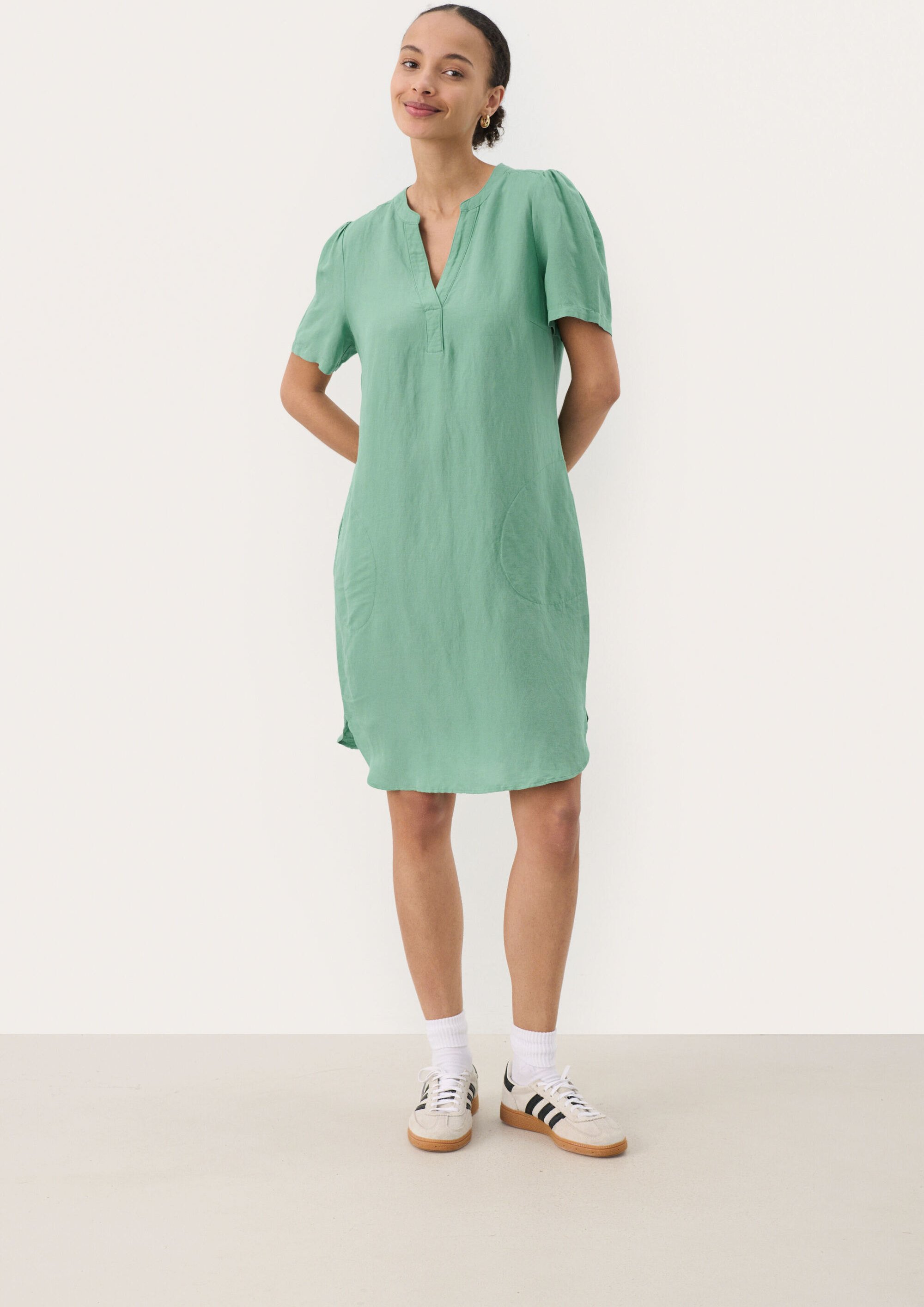 Kleid Gerade Passform green