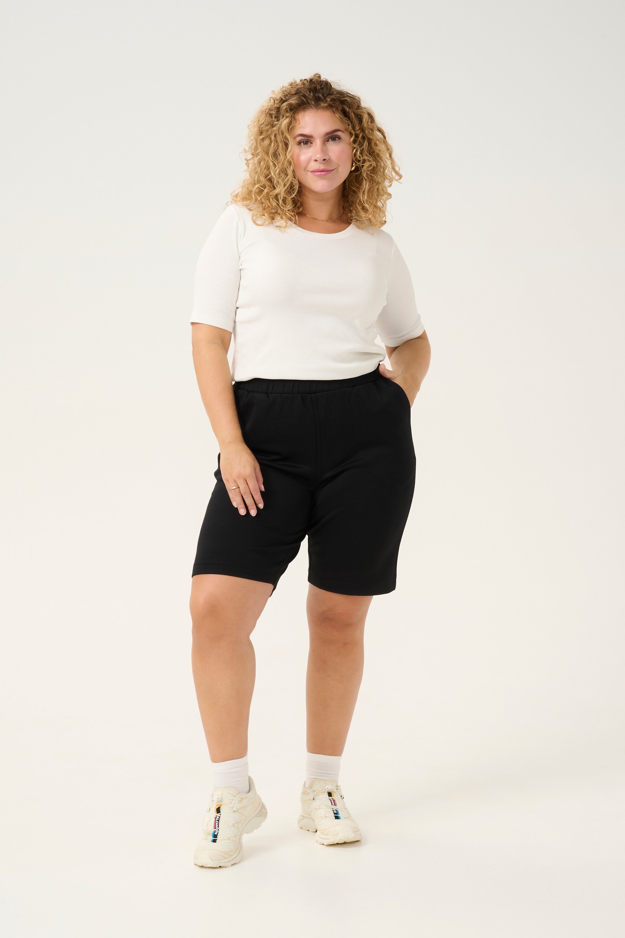 Shorts Regular fit Black