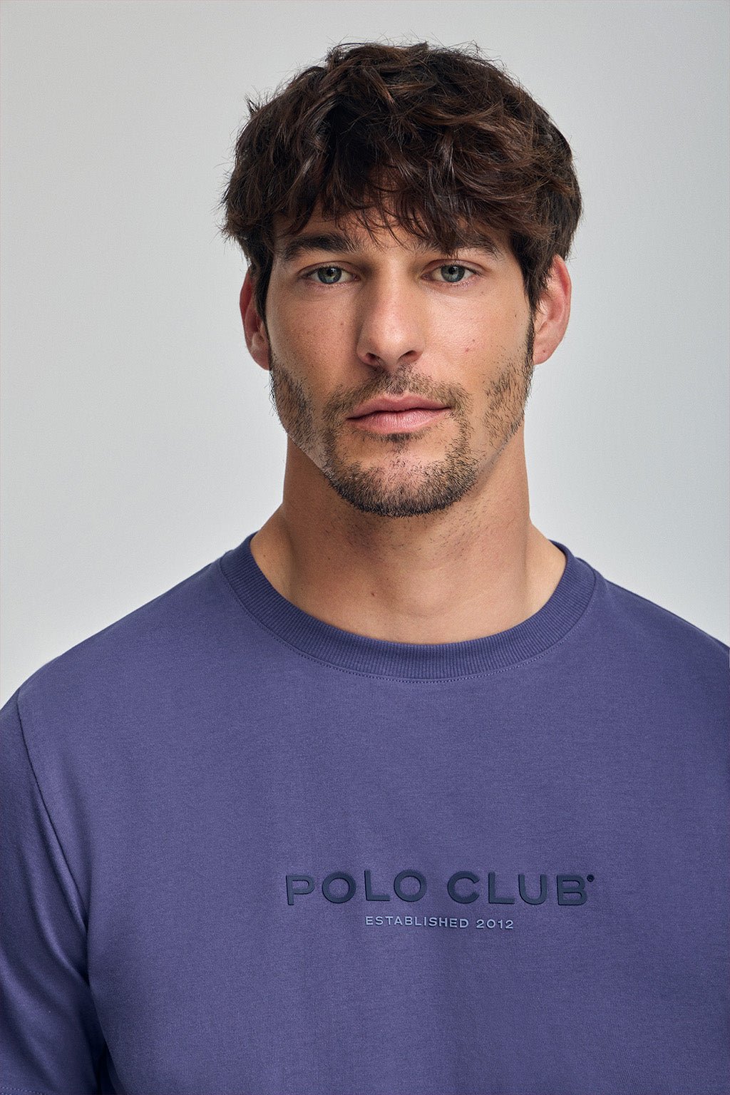 T-Shirt blauviolett mit Rundhalsausschnitt und gummiertem Logo