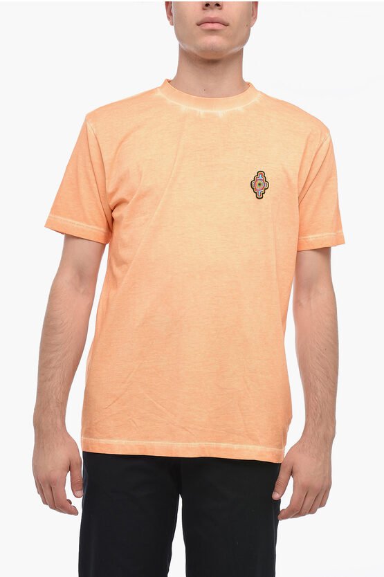 SUNSET CROSS T-Shirt mit Logo-Patch in Orange