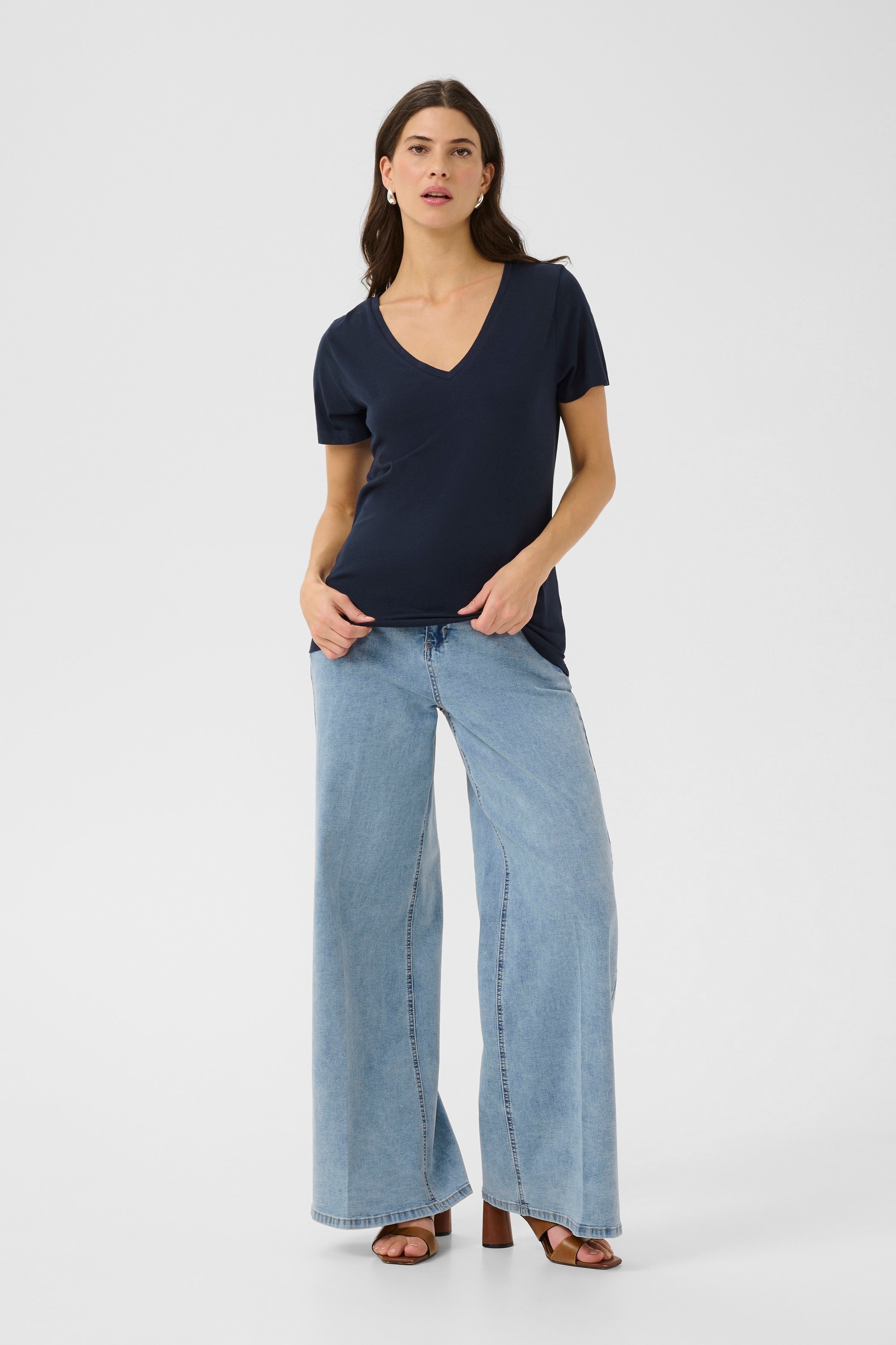 T-Shirt in regulärer Passform navy blue