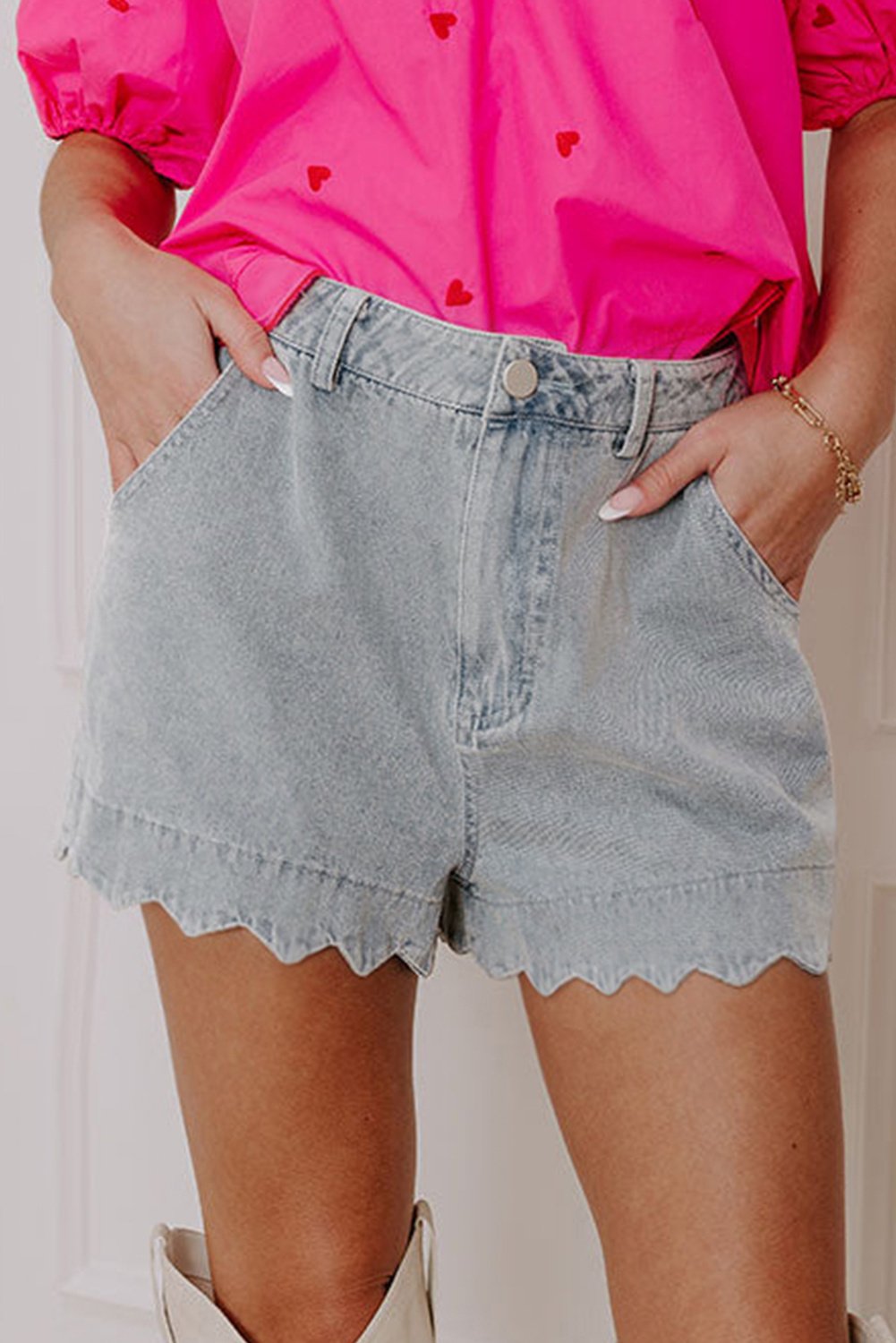 Jeans-Shorts mit gezacktem Saum