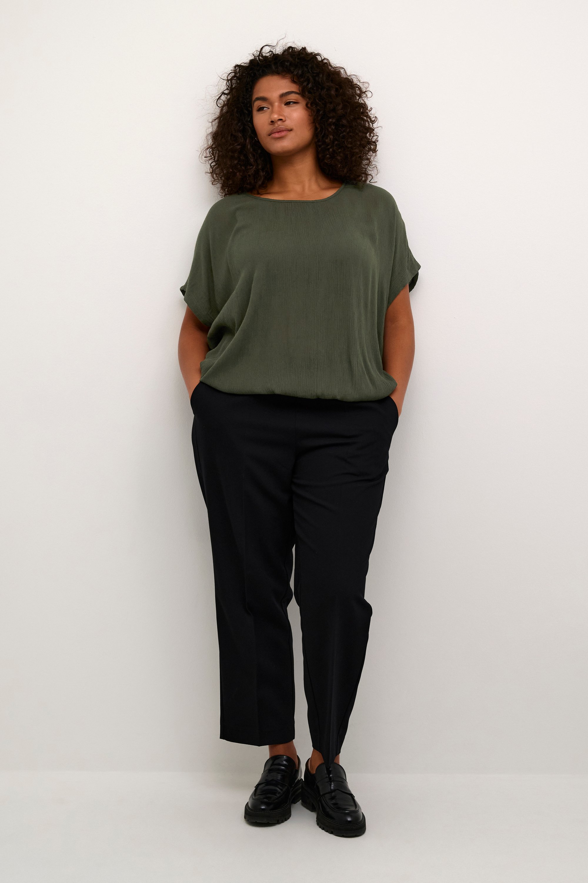 Kurzarm-Bluse Loose fit Forest Night green