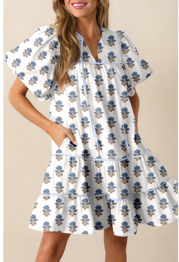 Thumbnail - Himmelblaues Blumen-Puffärmel-Kleid mit gebundenem Ausschnitt und Taschen