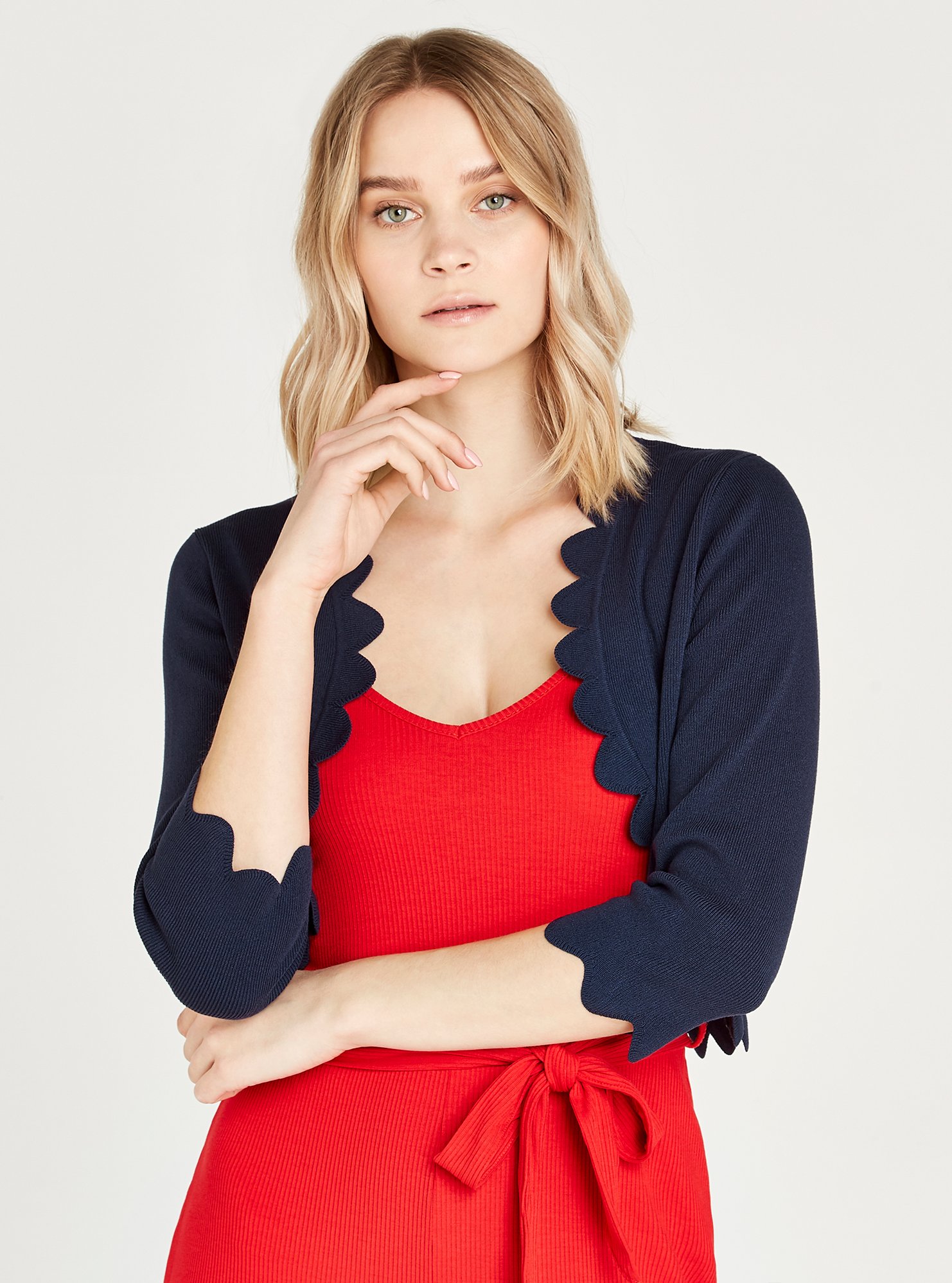 Apricot Einfacher Shrug mit Wellenkanten