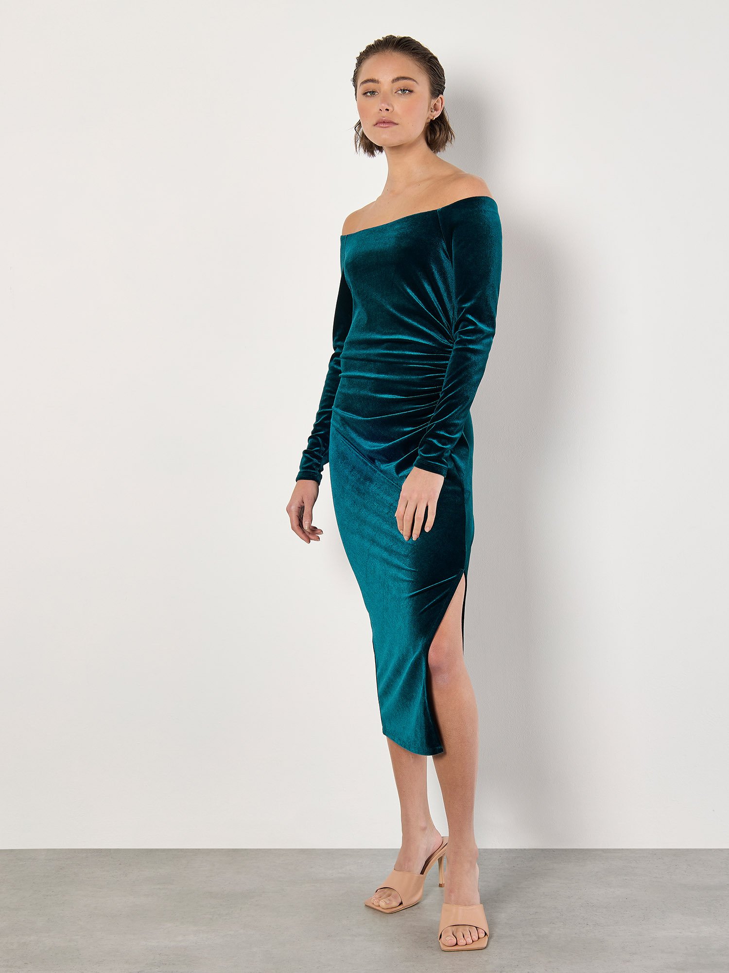 Apricot Bardot-Midikleid aus Samt