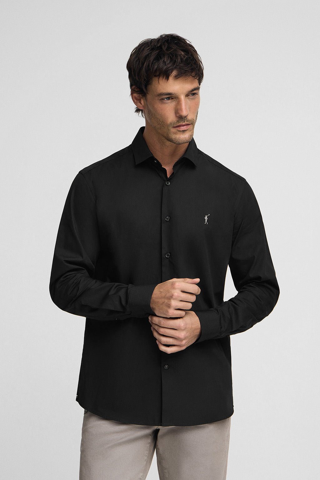 Hemd schwarz aus Popeline im Slim Fit mit Rigby Go-Logo