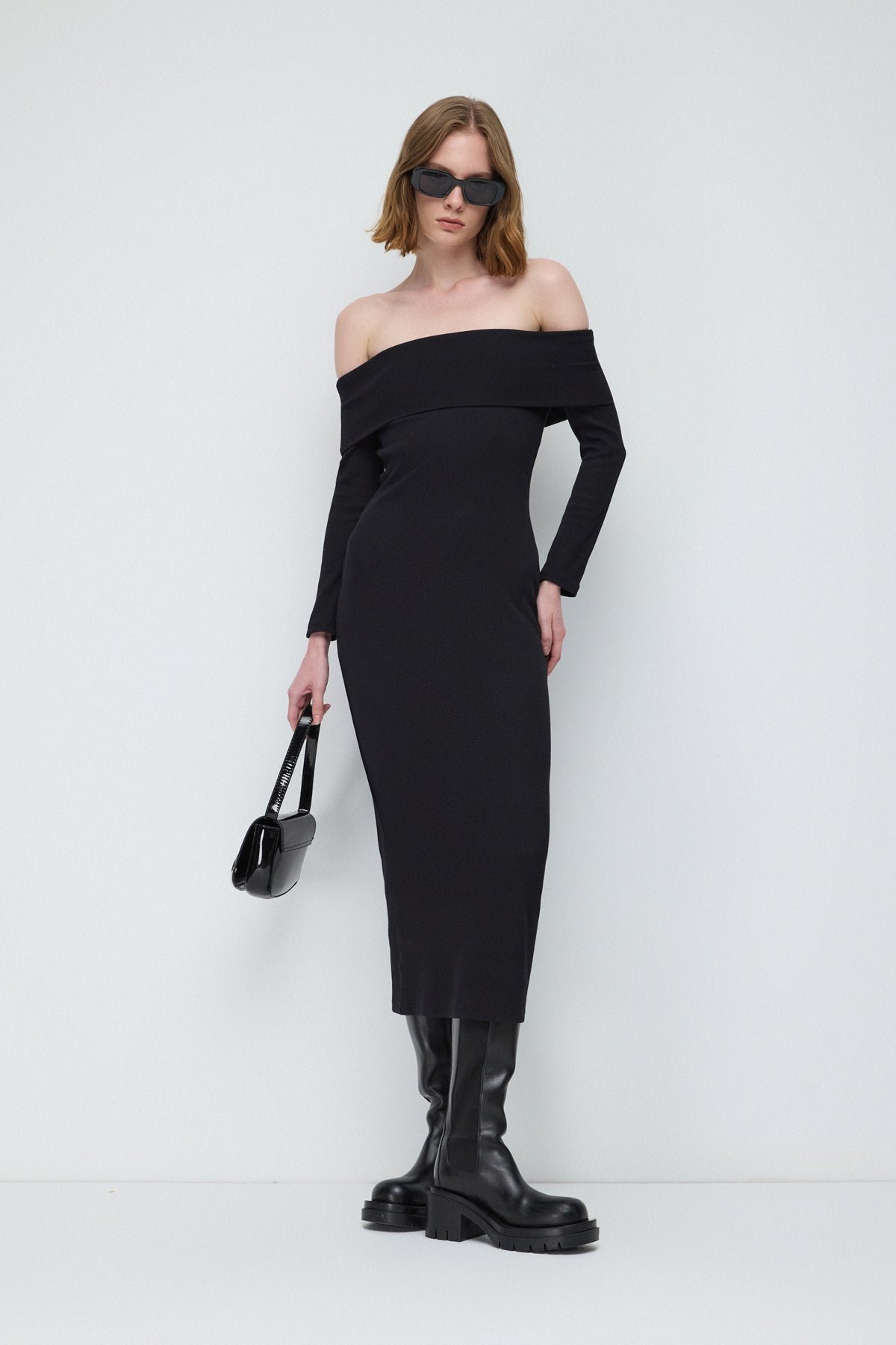 Schulterfreies Ripp-Midi-Kleid