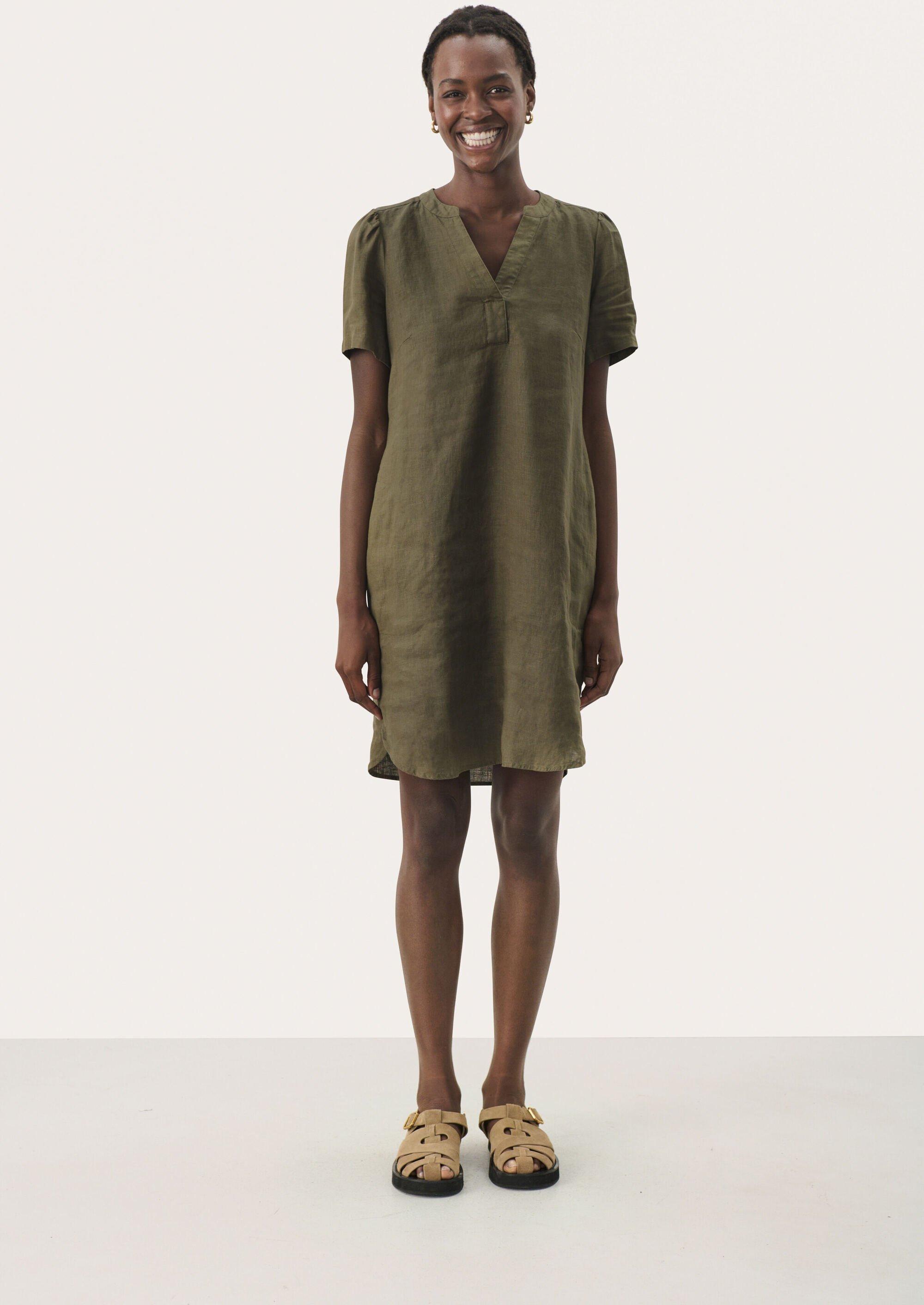 Kleid Gerade Passform olive