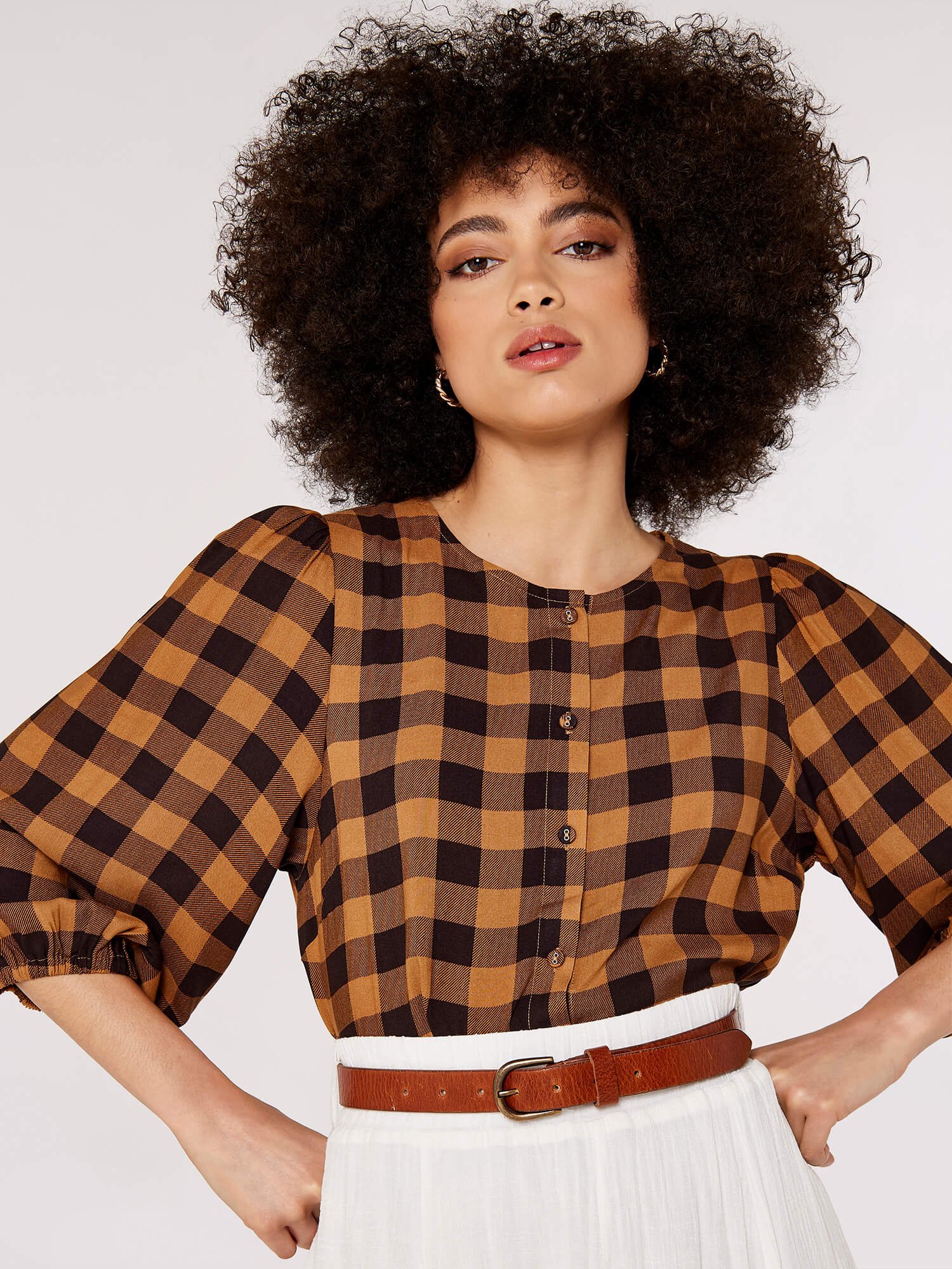 Apricot Bluse mit Ballonärmeln im Gingham-Karo