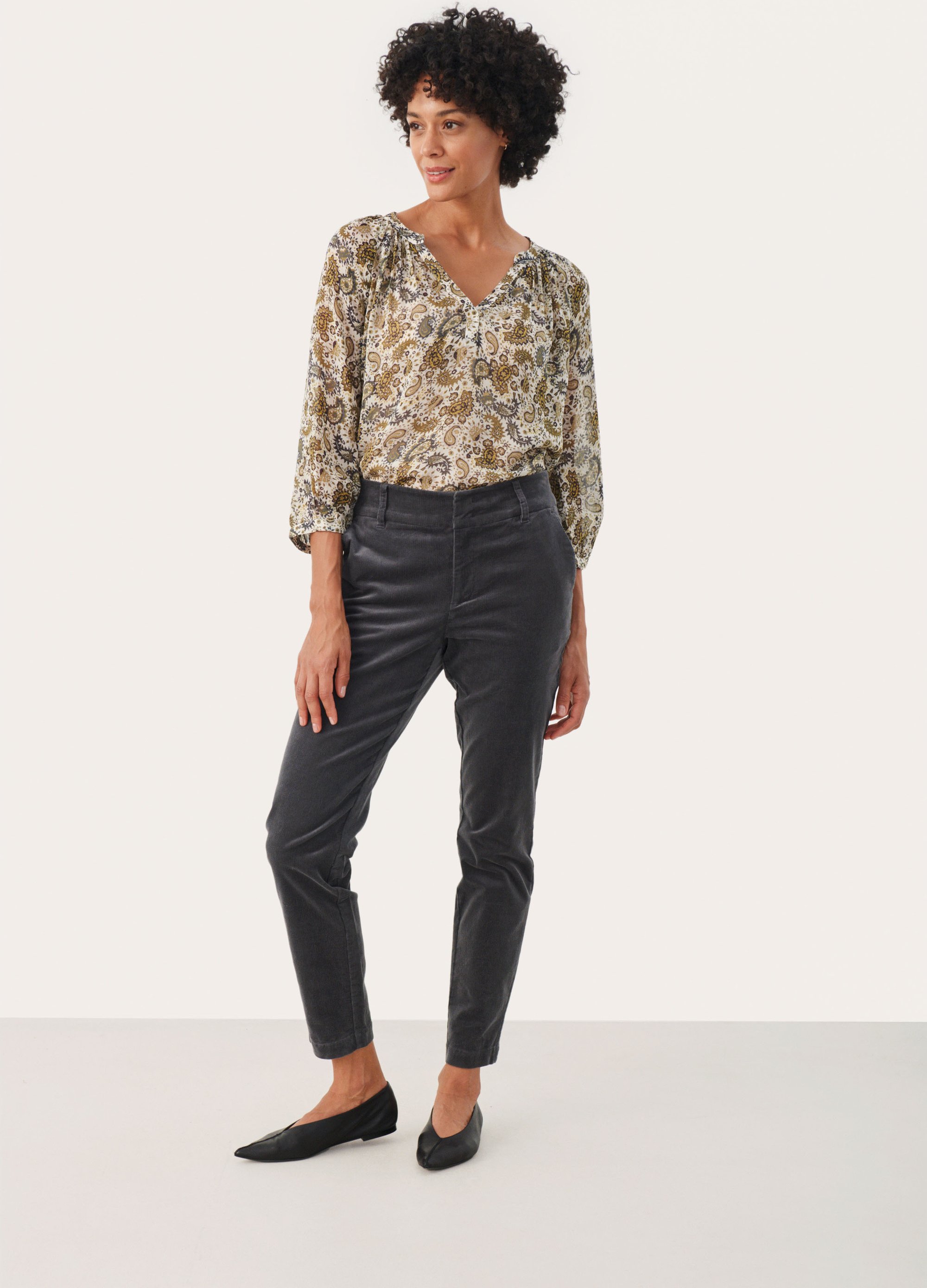 Casual Hose Gerade Passform Magnet grey