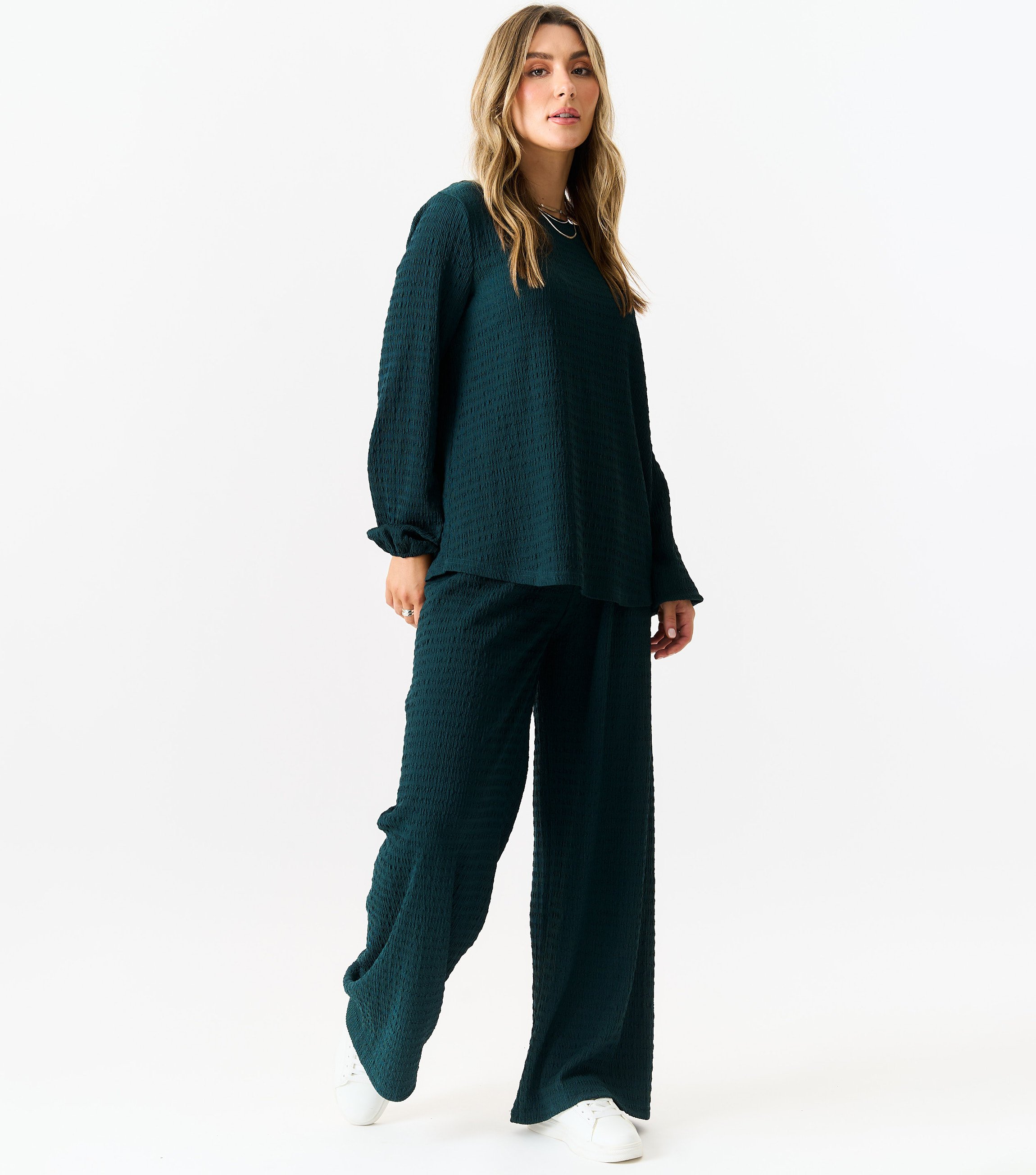 Texturiertes Oberteil mit langen Ärmeln und Übergröße