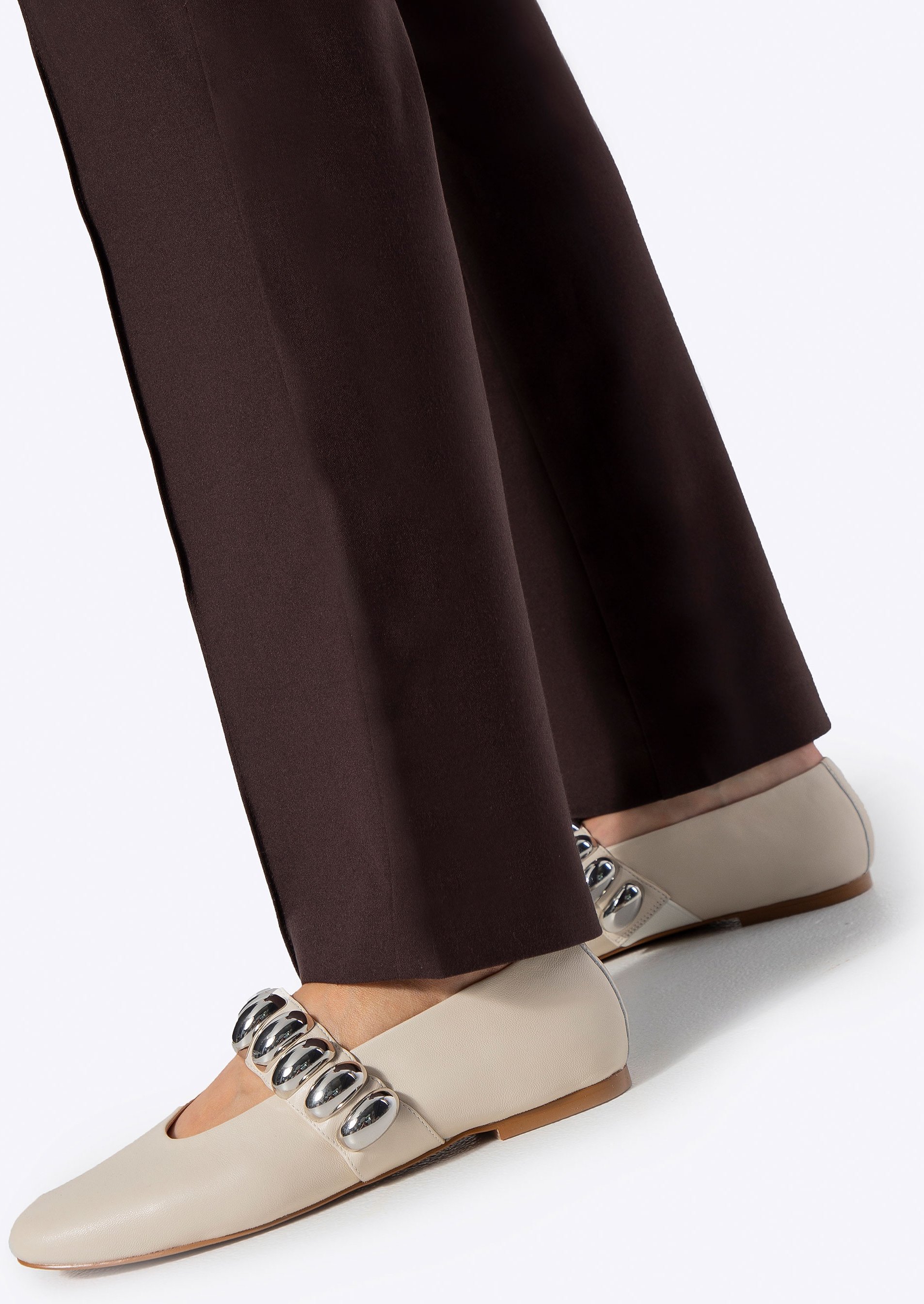 Wittchen Damen-Ballerinas aus echtem Leder mit glänzendem Riemen, weiß