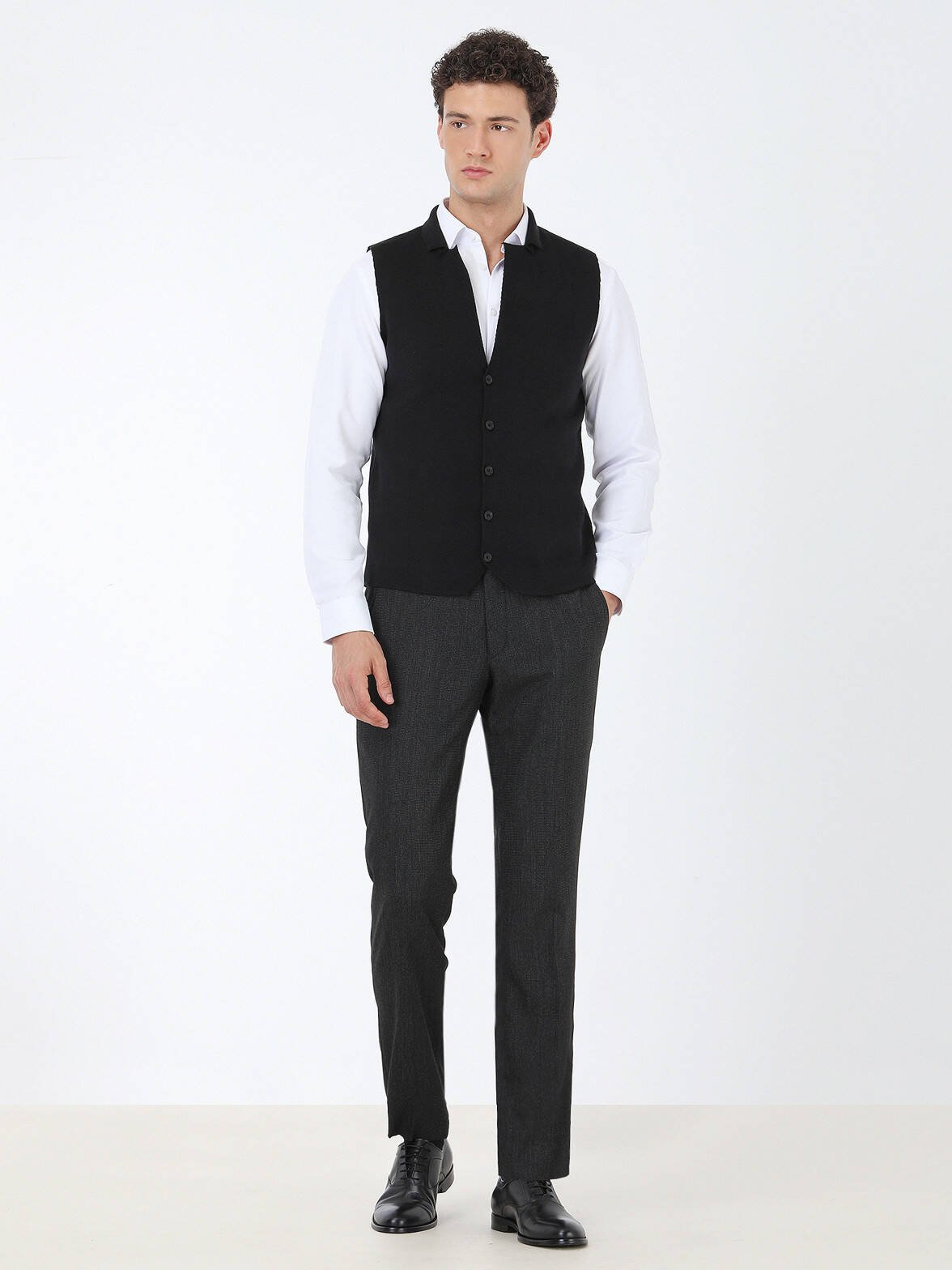 Einfarbige Strickweste