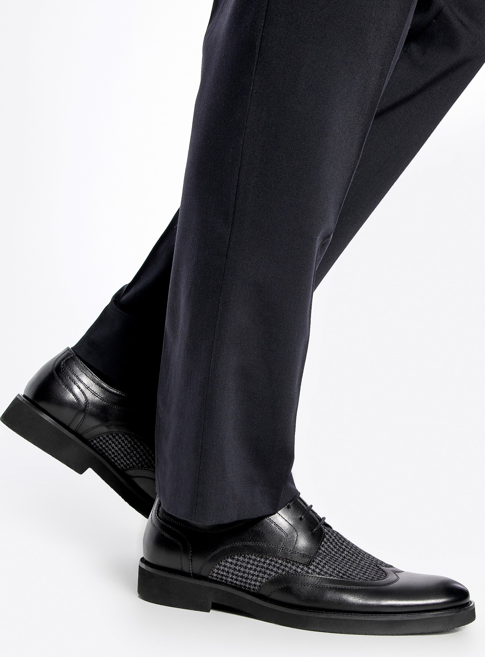 Wittchen Herren-Derbyschuhe aus schwarzem Leder mit Textileinsätzen