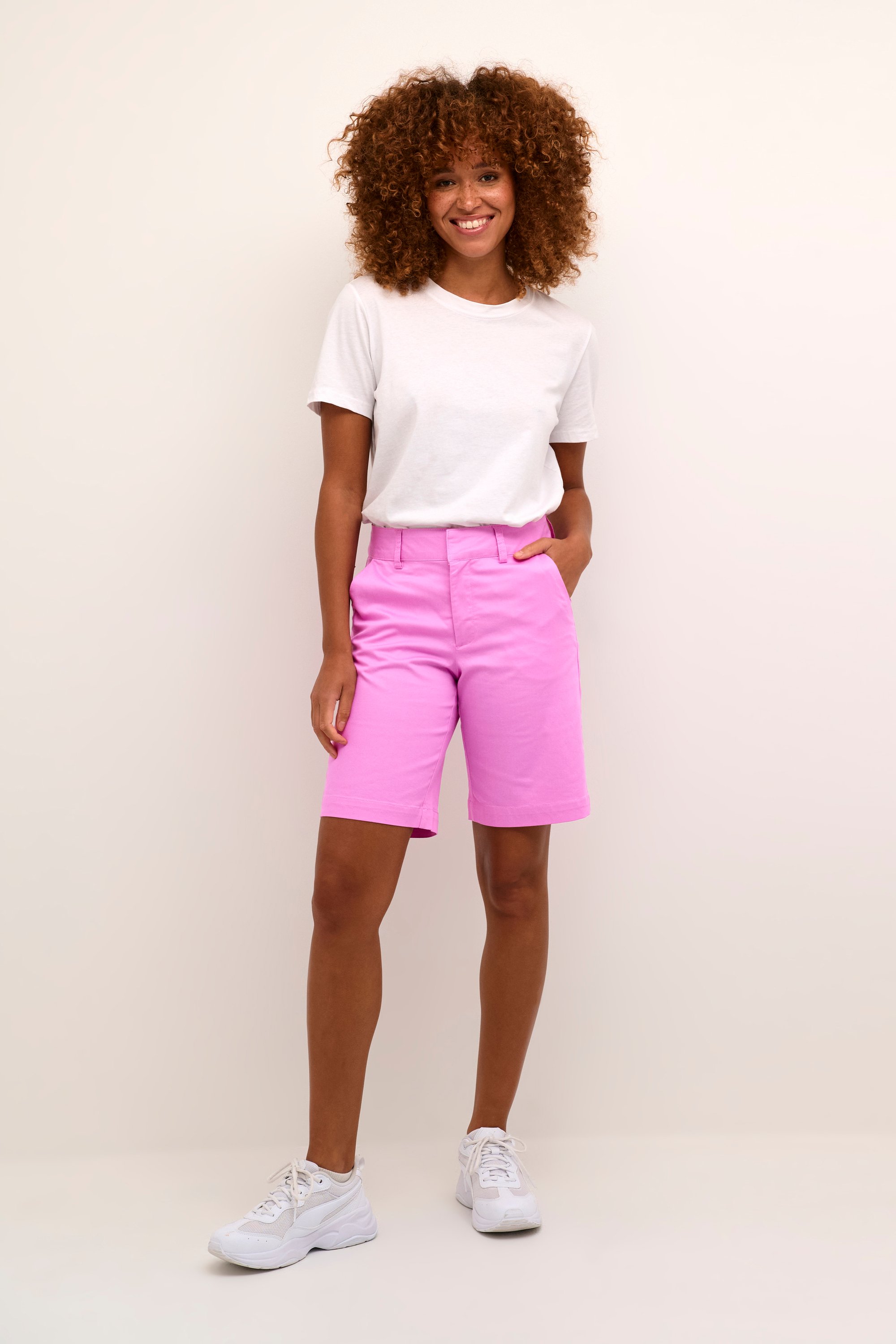 Shorts Regular fit violet