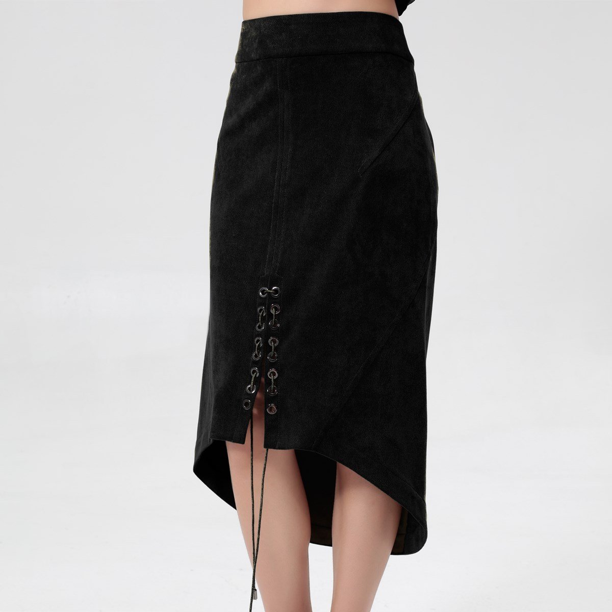 Rock mit tiefem Saum und Schnürung vorne