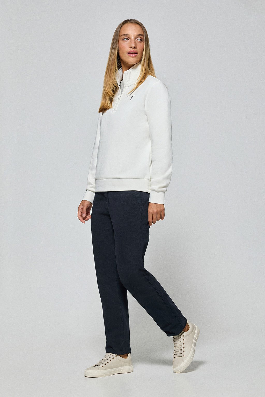 Sweatshirt offwhite mit kurzem Reißverschluss und Rigby Go Logo