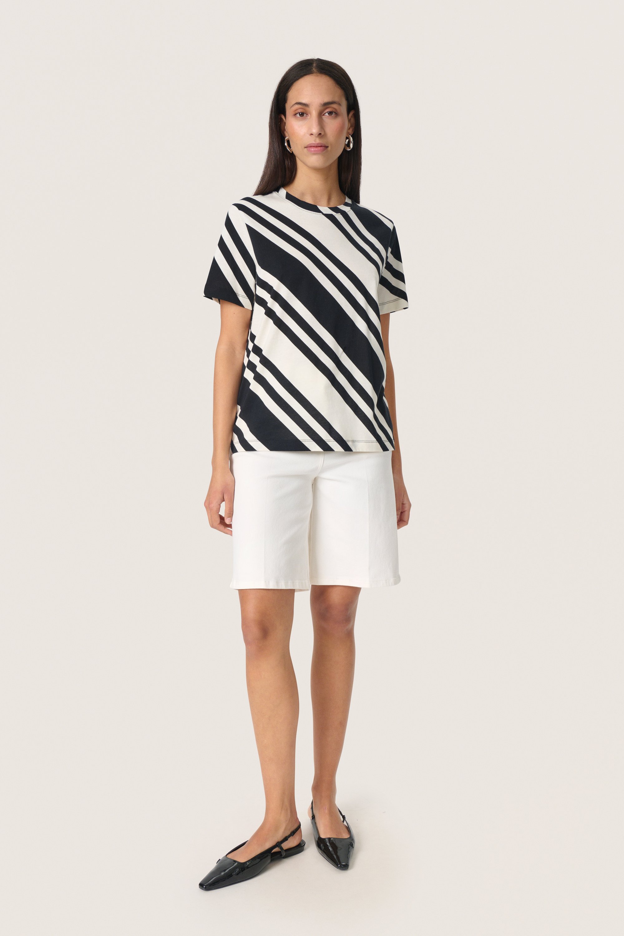 Thumbnail - T-shirt Lockere Passform White and Black Diagonal white black