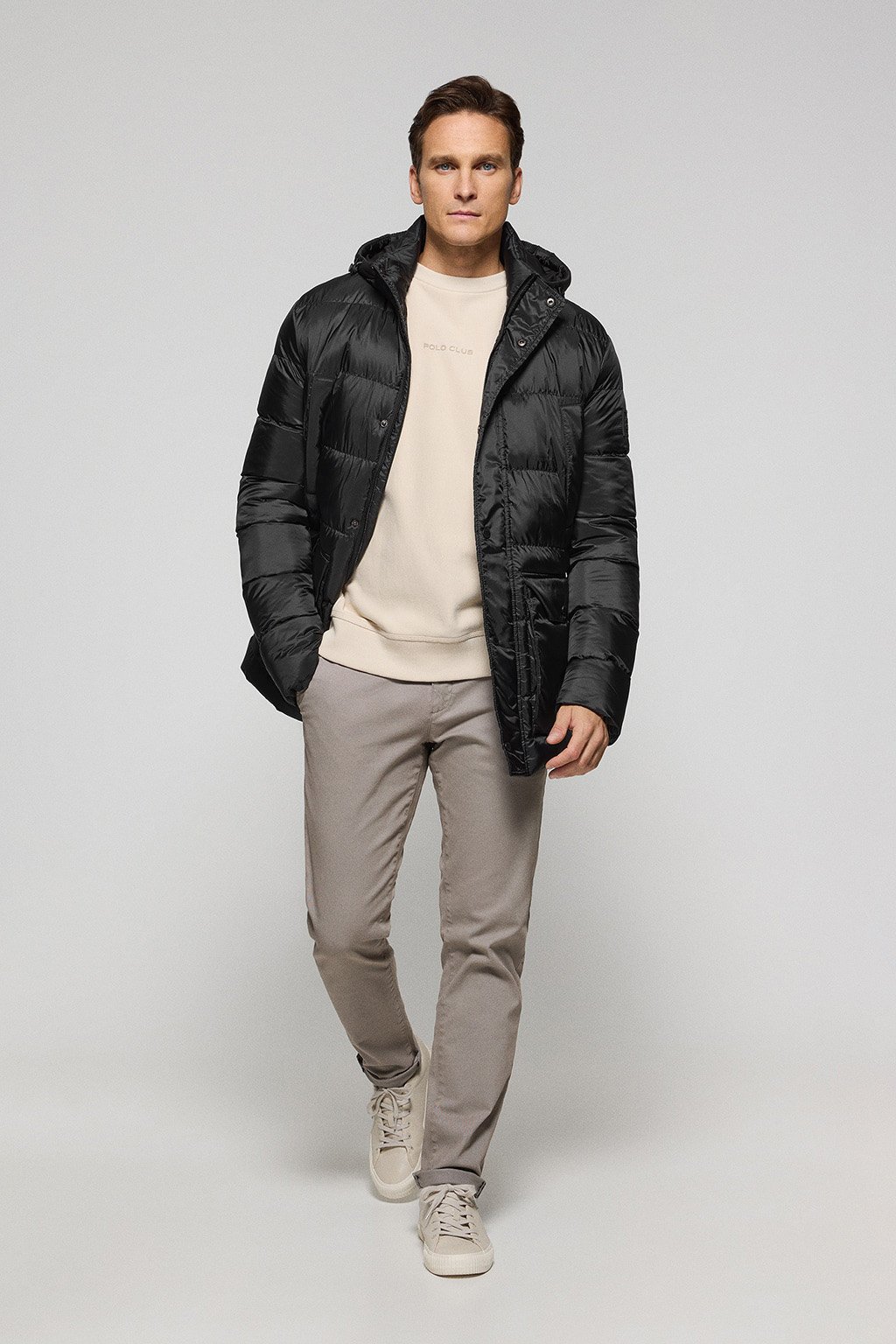 Mantel Greenwich schwarz mit Taschen und fester Kapuze mit Polo Club Details