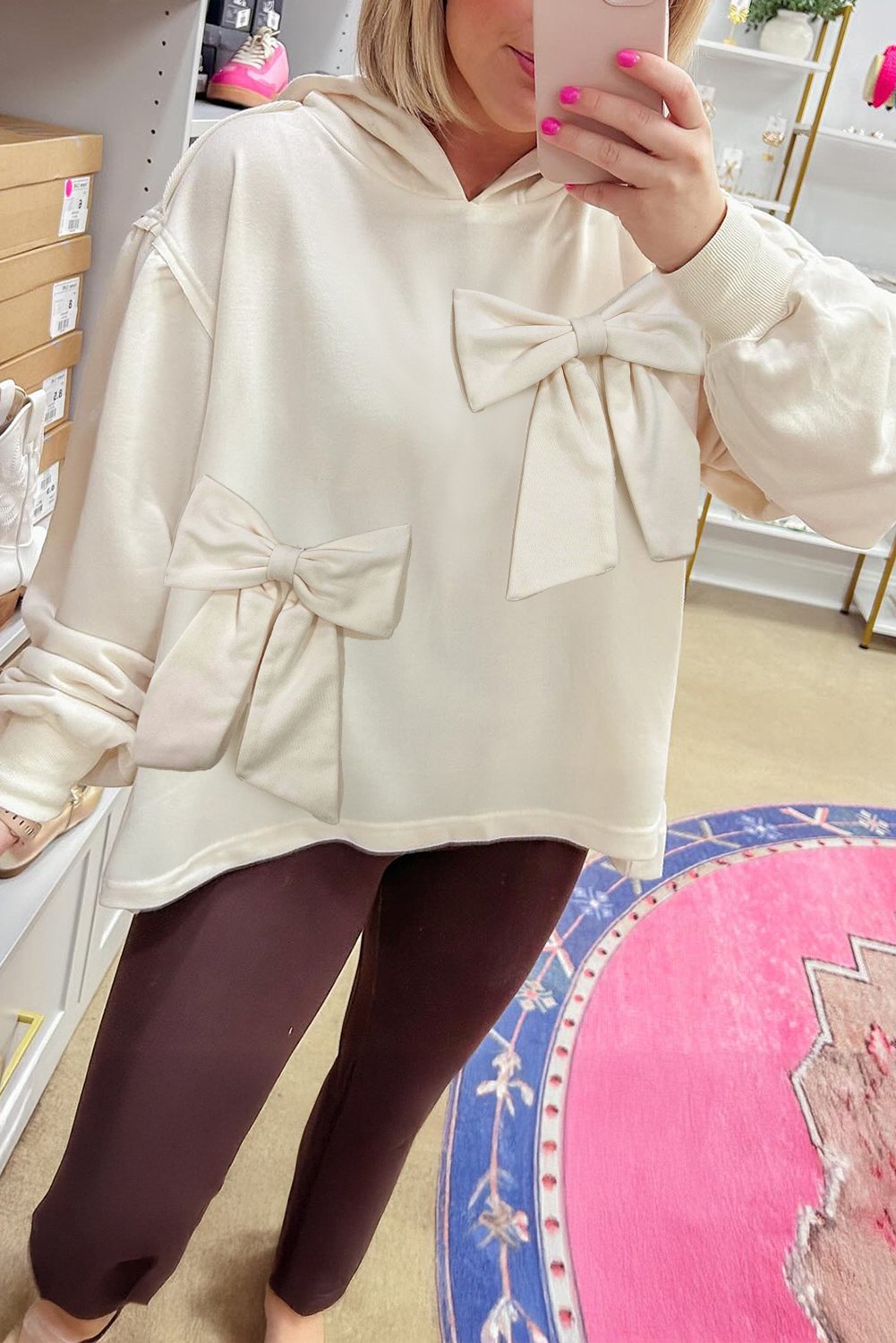 Hoodie mit Schleifendetail in Cremefarbe