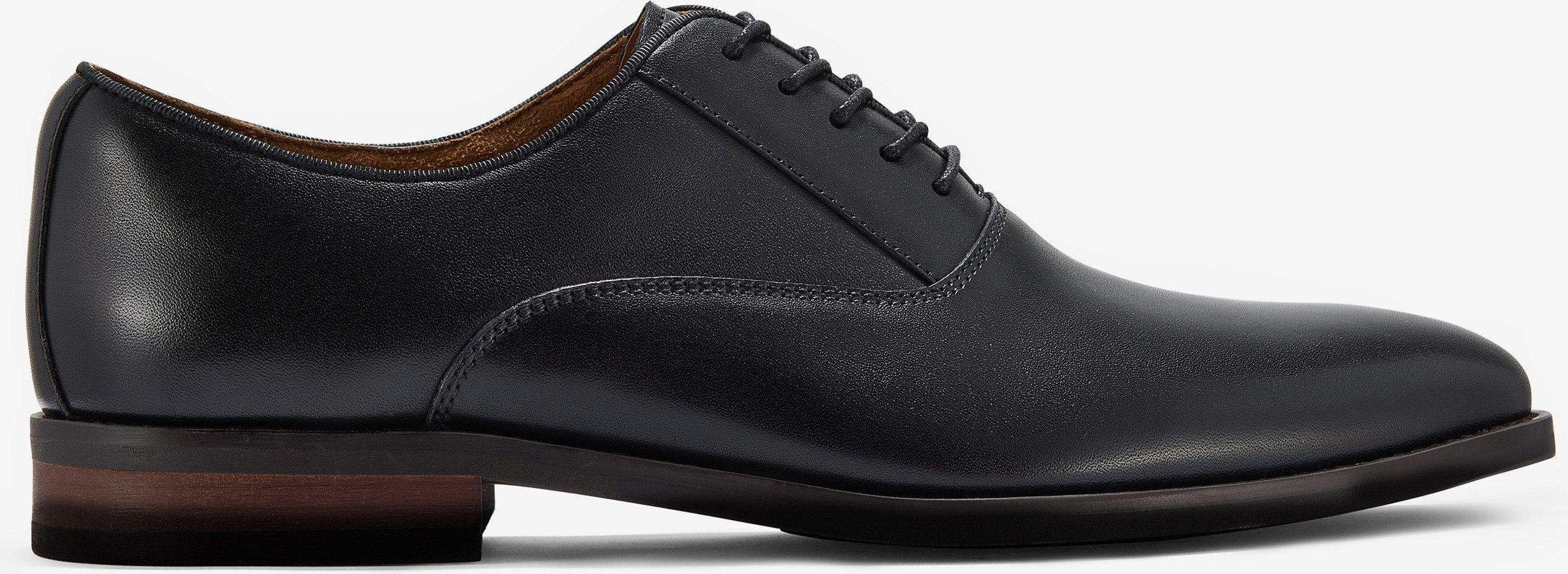 Banstead Spitze Schwarze Leder Schuhe