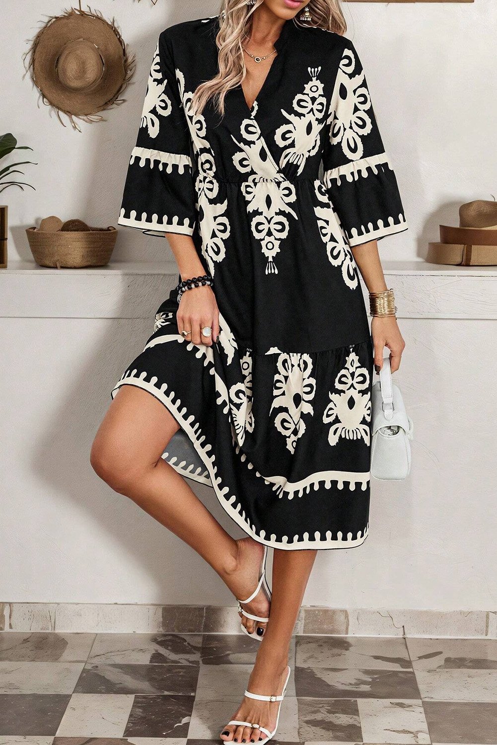 Thumbnail - Schwarz-westernmäßiges geometrisches Print 3/4-Ärmel lockeres Midi-Kleid
