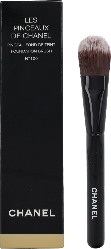 Chanel Les Pinceaux Foundation Brush.