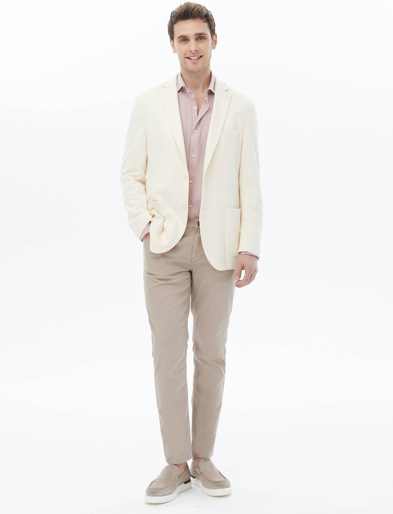 Schlichte Strickjacke mit moderner Passform