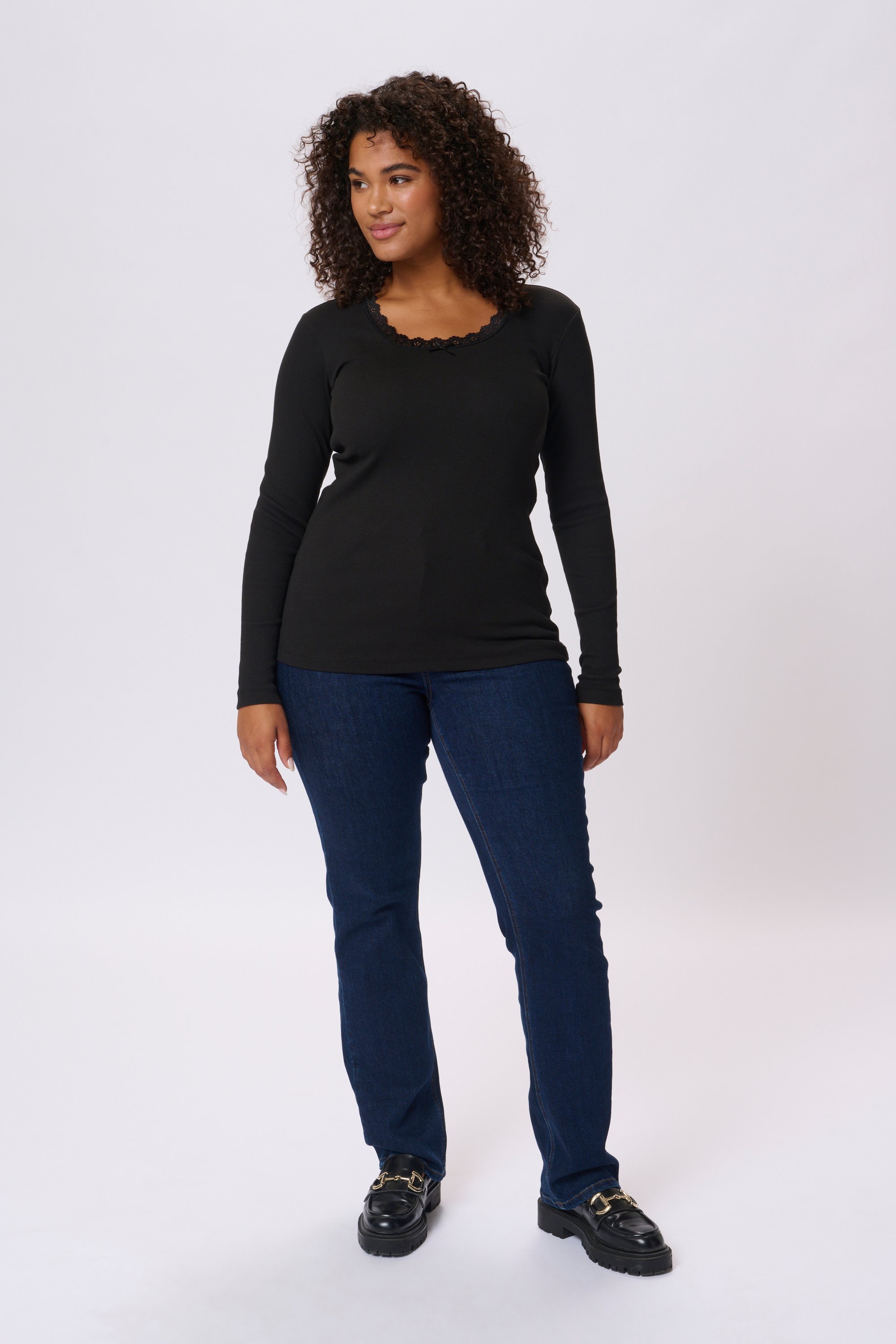 T-Shirt Formpassform Schwarz Tief black