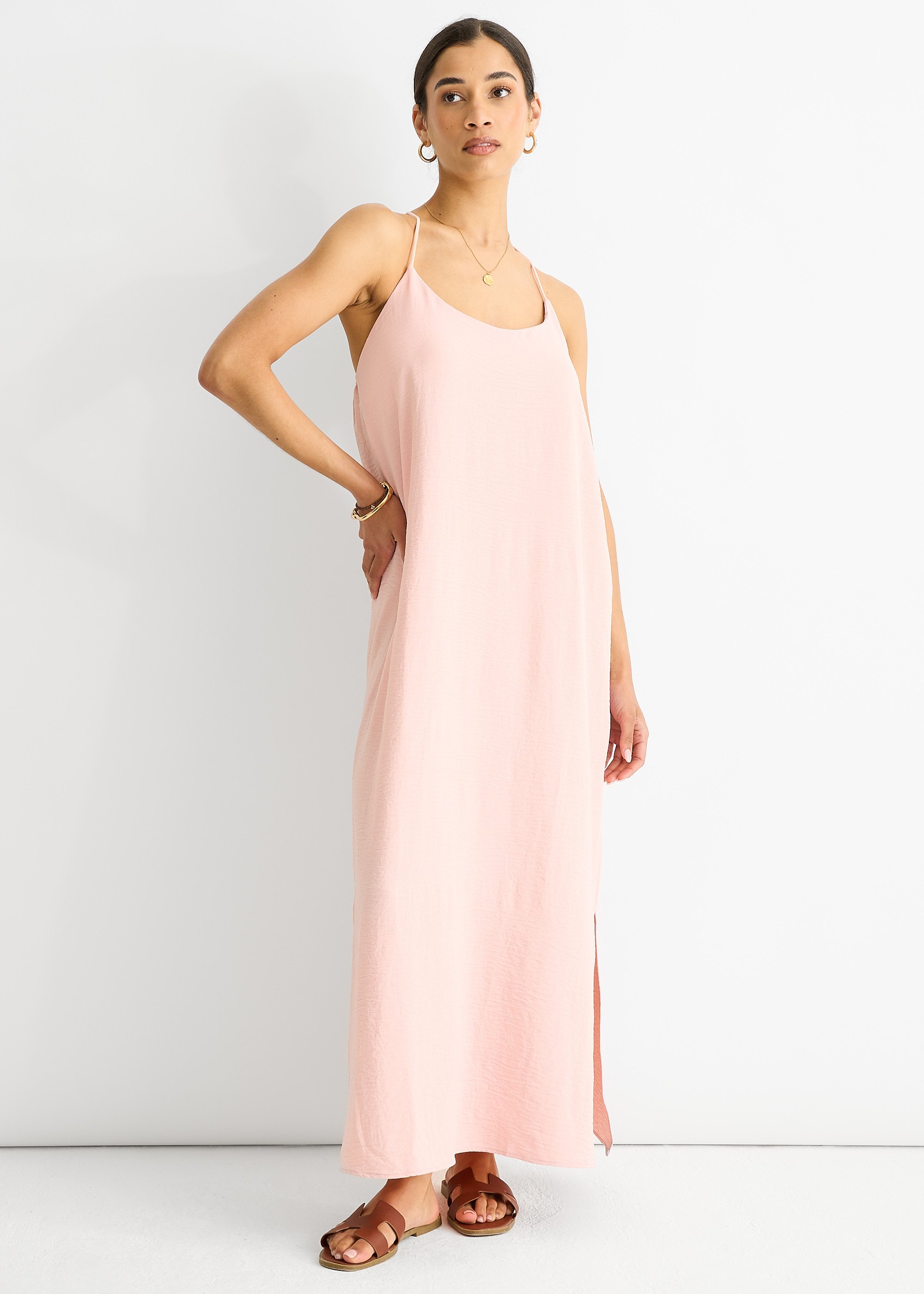 Blush Strappy Cross Back Airflow Kleid in Übergröße