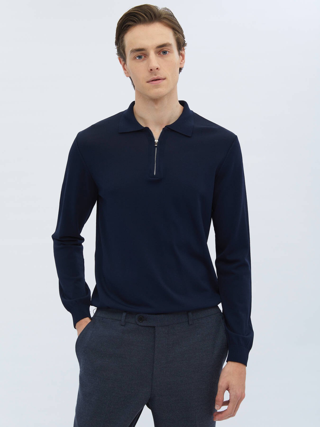 Rollkragenpullover aus schlichtem Strick