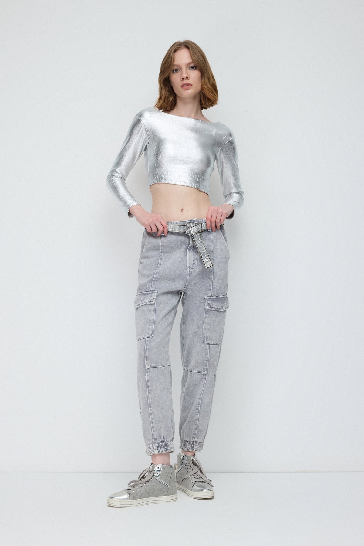 Thumbnail - Glänzendes Rückenfreies Basic-Top aus türkischem Stoff