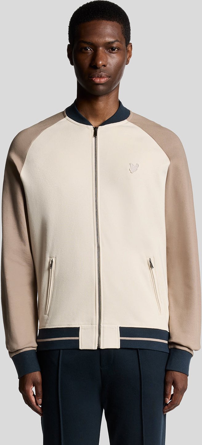 Lyle & Scott Schwerer Raglan-Bomber mit Kontrastmuster – Beige