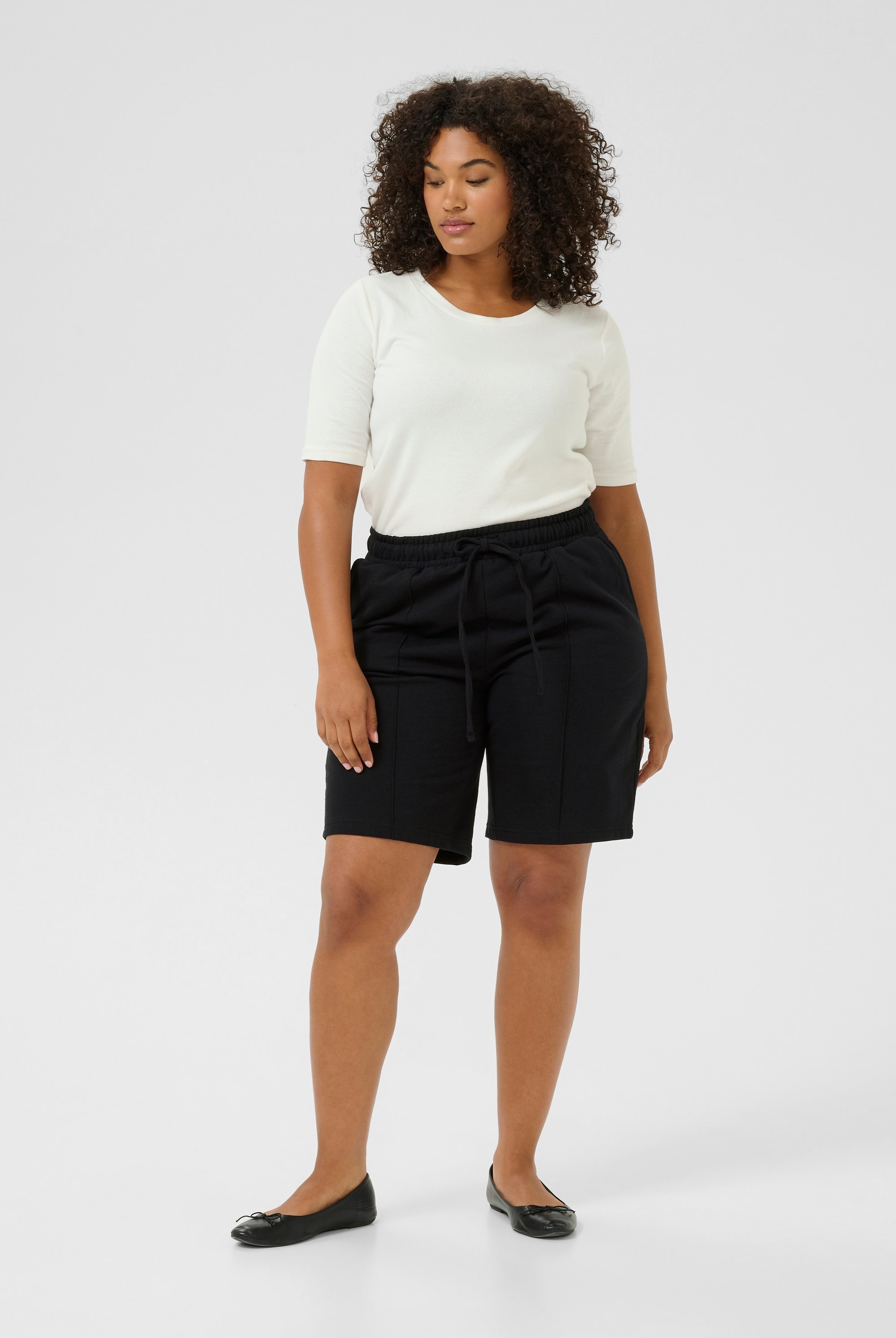 Shorts Regular fit Black