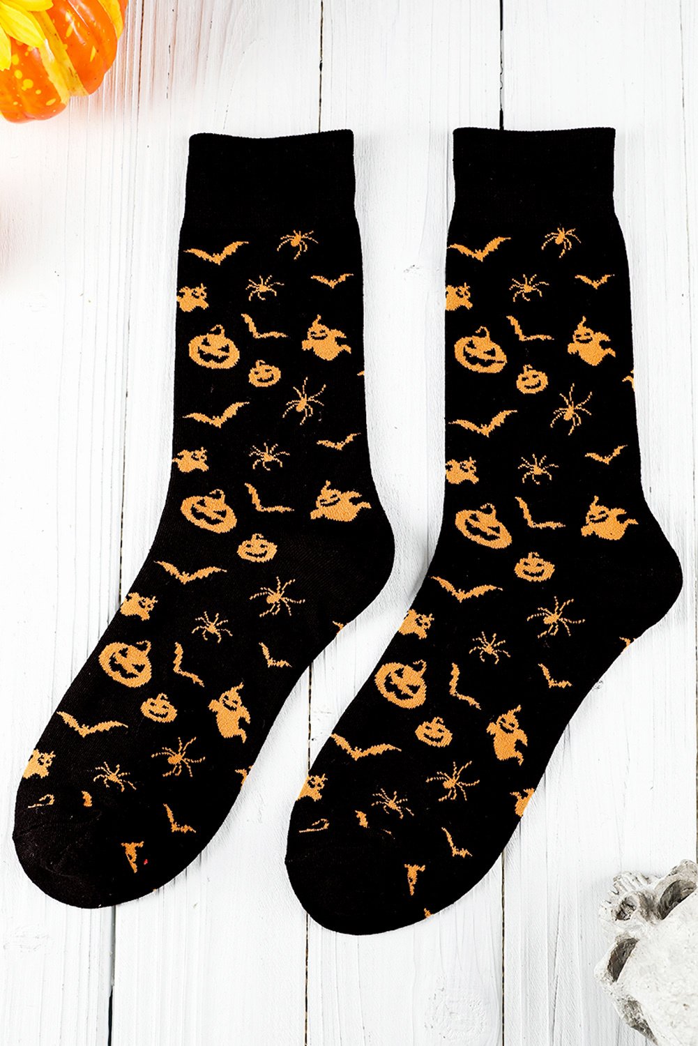 Halloween-Socken mit Kürbis-, Fledermaus- und Spinnenmotiven