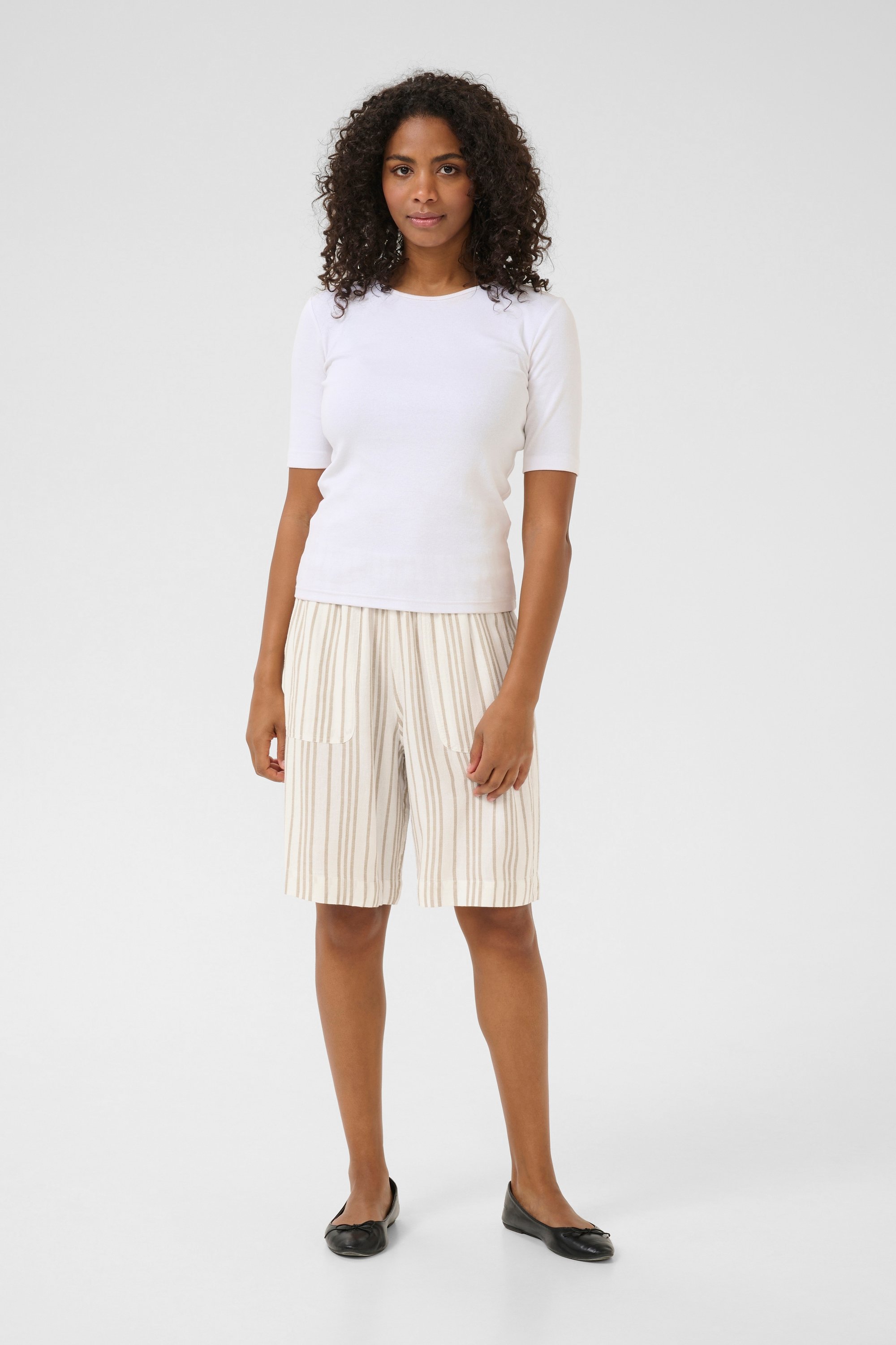 Shorts Regular fit beige