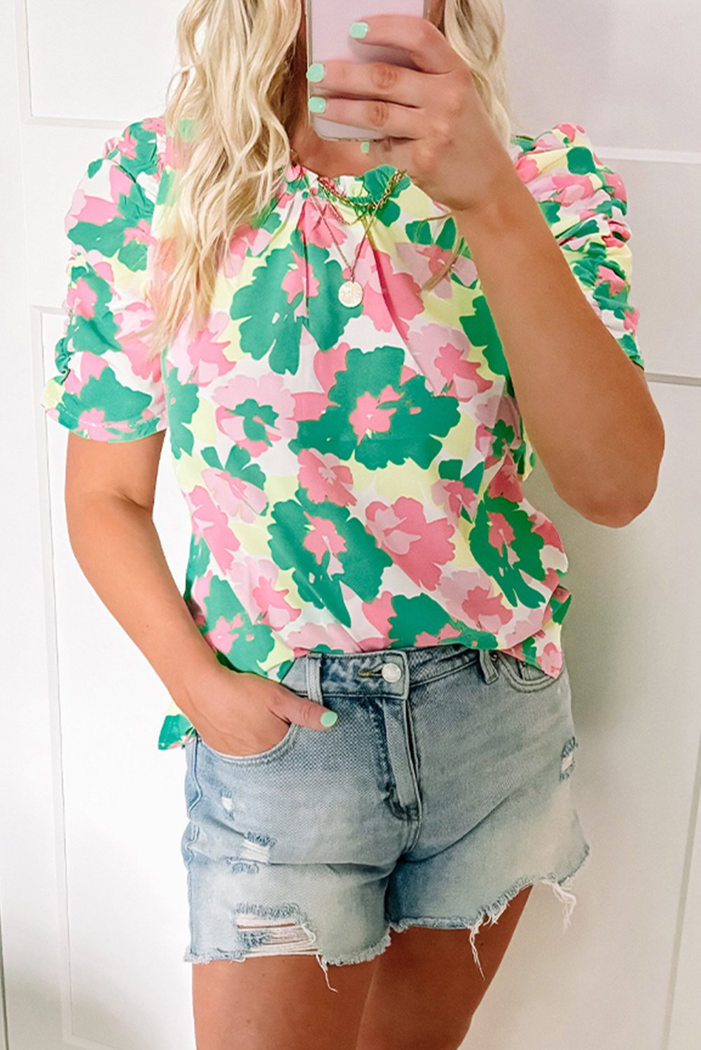 Blumenbluse mit Puffärmeln