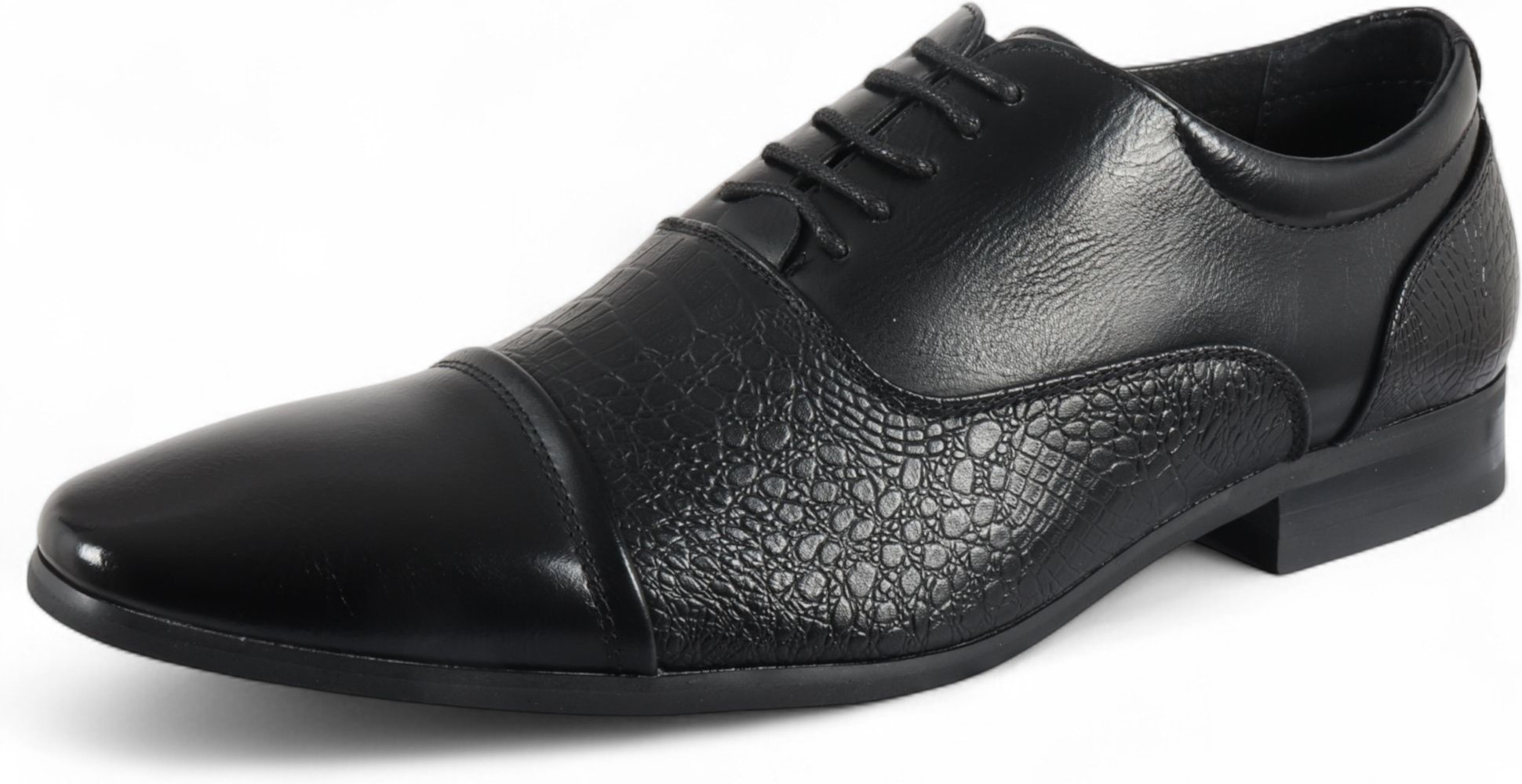 Klassische Herrenschuhe im Brogue-Stil mit Schnürung in Schwarz