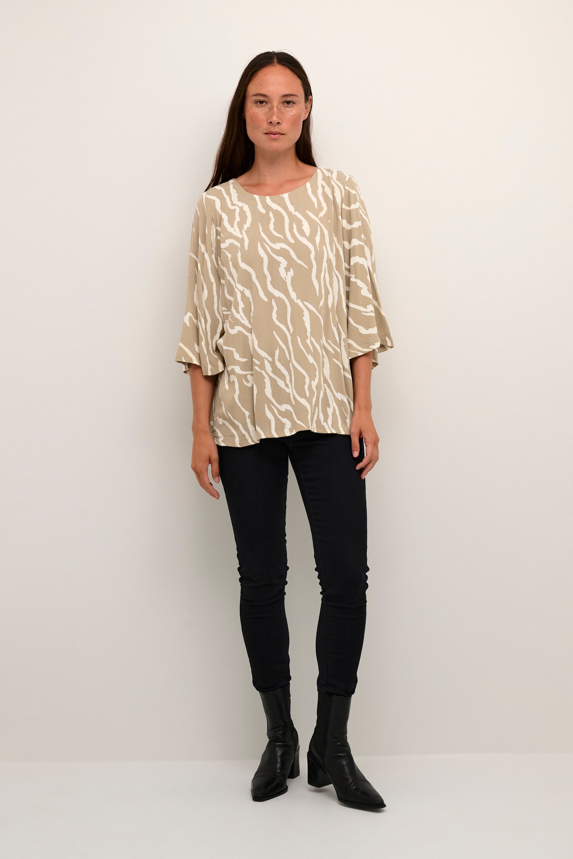 Thumbnail - Langarm-Bluse Regular fit Chinchilla/White Zebra Print animal