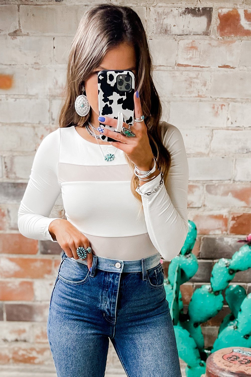 Tailliertes Langarmtop mit transparenter Einsätze