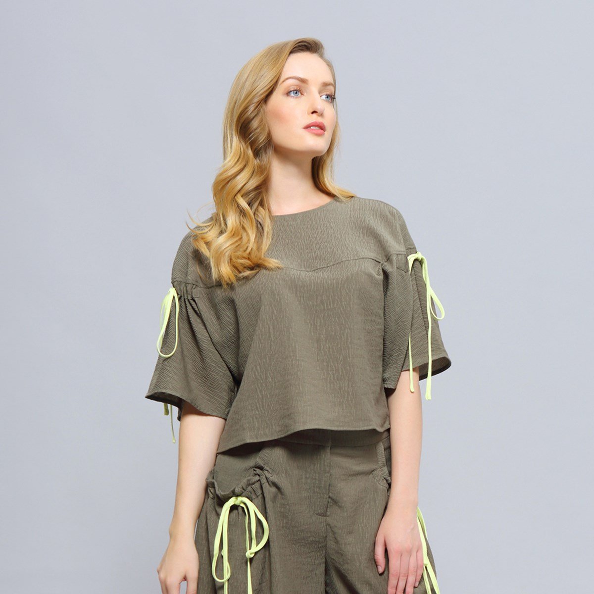 Crop-Top mit Tulpenärmeln