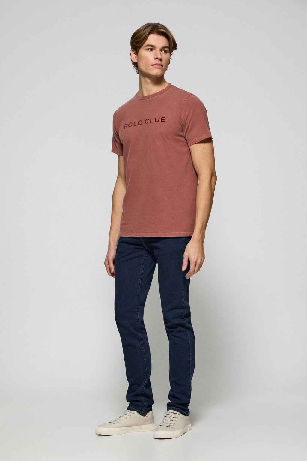 T-Shirt Apolo garment dye rot mit samtigem Polo Club-Logo