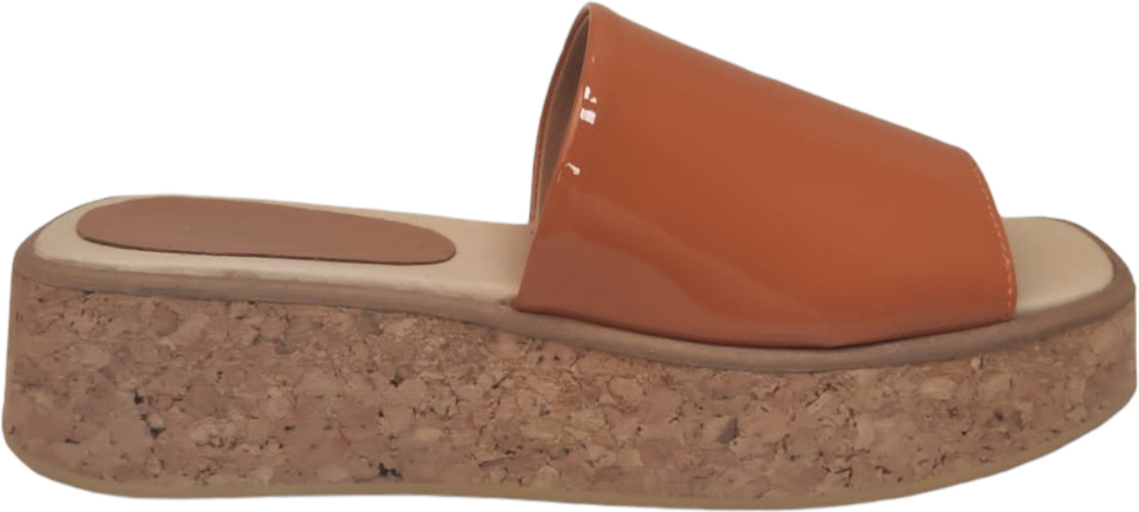 Belang Plateausandale für Damen mit Lacklederstreifen.