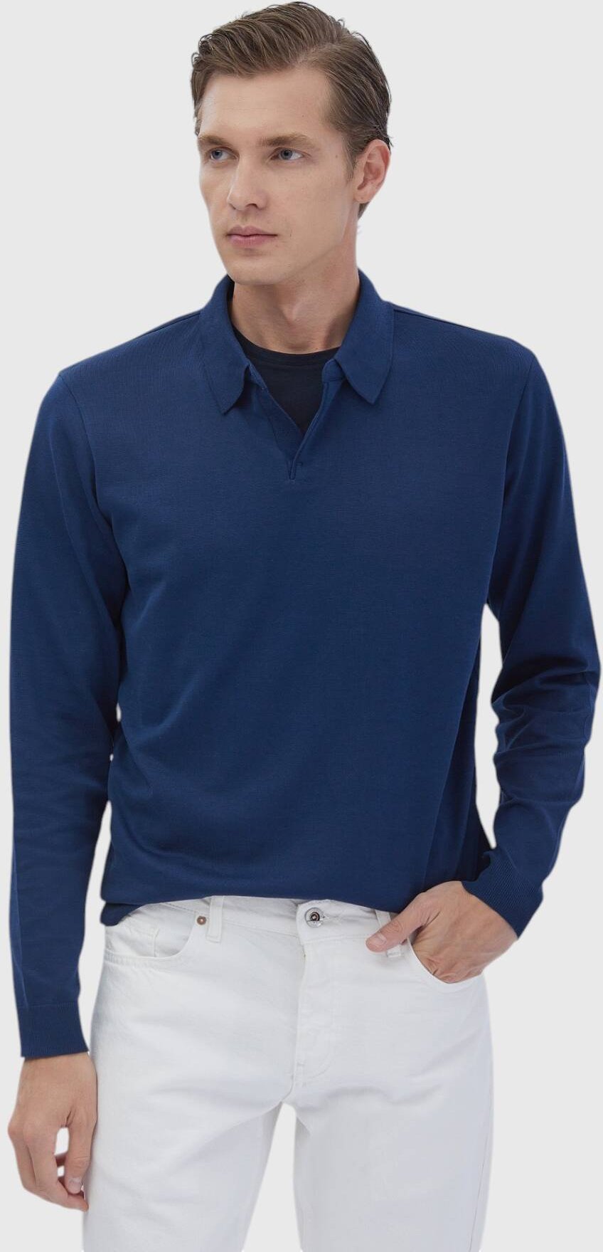 Einfarbiges T-Shirt mit Polokragen