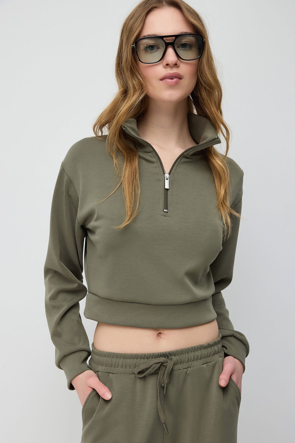 Weiches, strukturiertes Sweatshirt mit halbem Reißverschluss