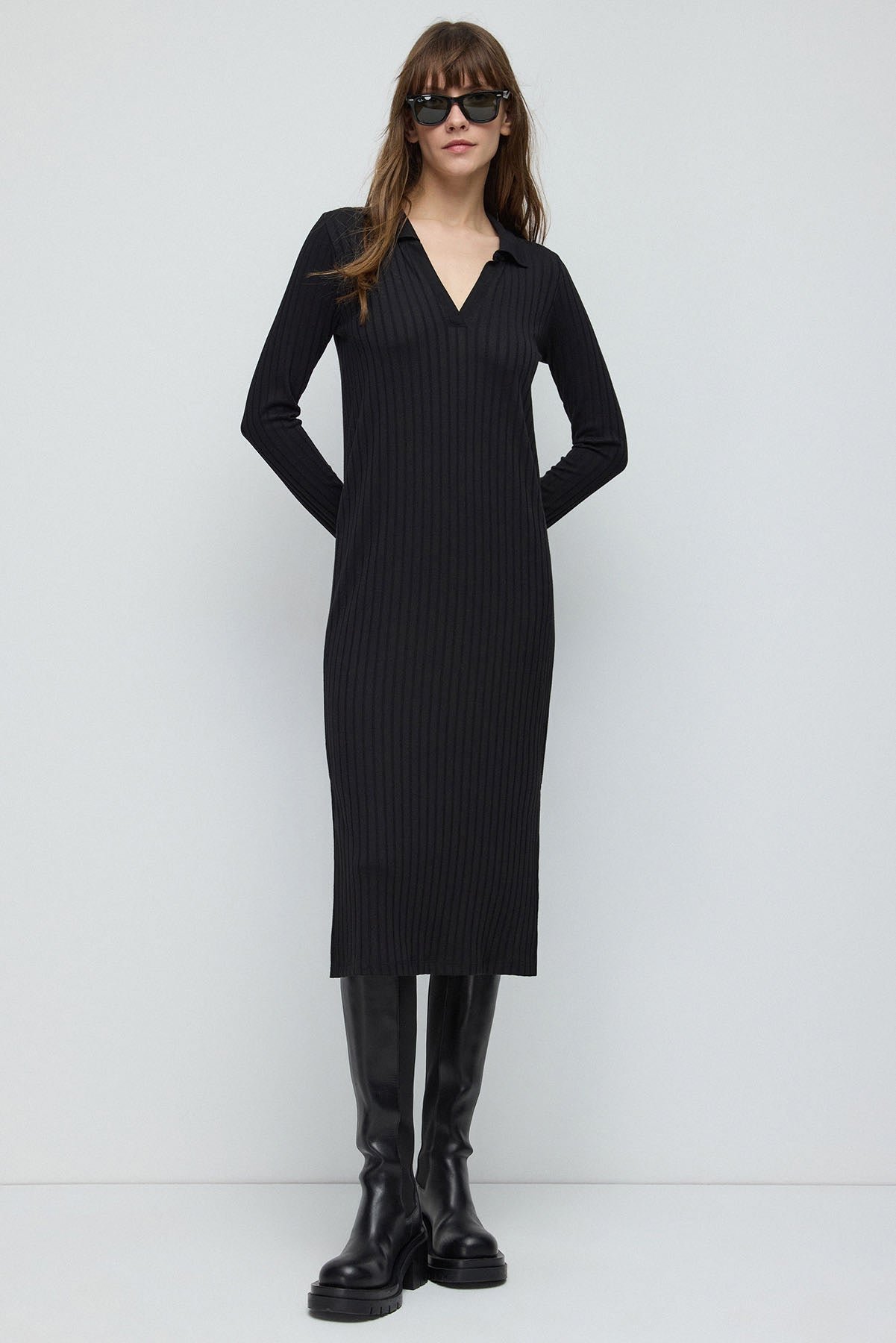 Langärmliges Enganliegendes Polohalskleid